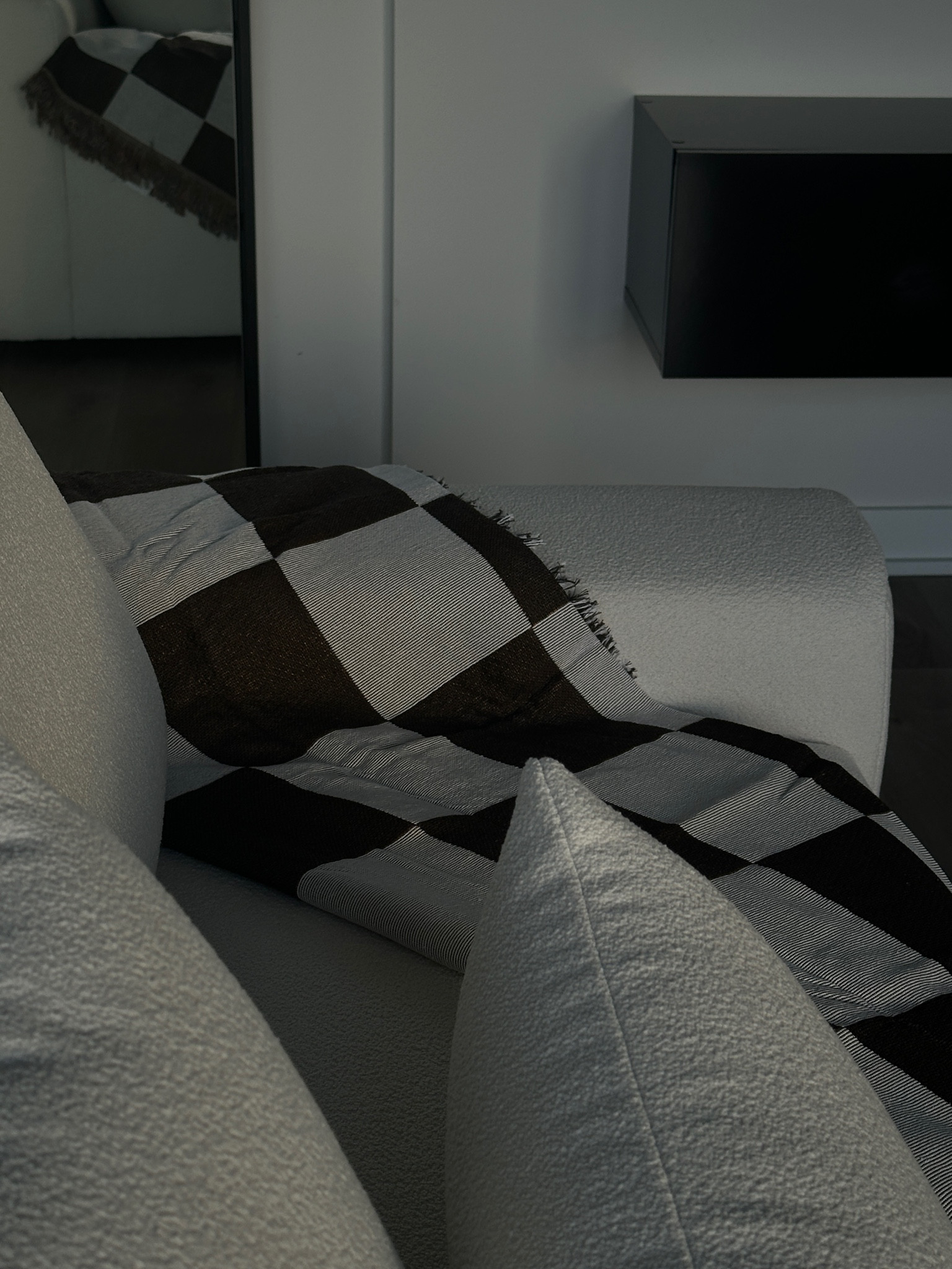 Walmart throw blanket! 

#LTKfindsunder100 #LTKGiftGuide #LTKhome