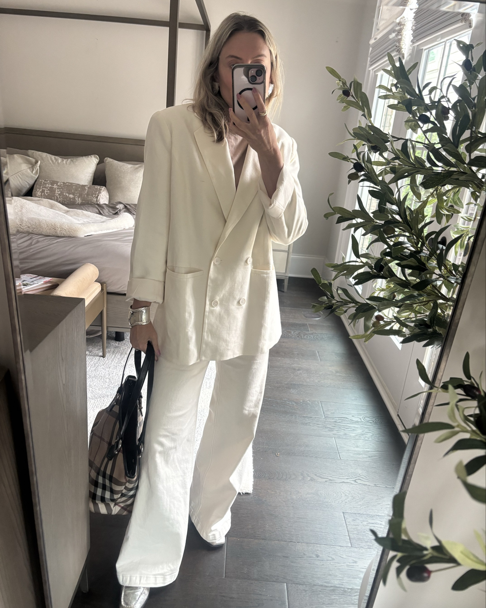 Spring Fashion
These flats are on MAJOR SALE and absolutely some of my faves.  Don’t miss these!! 

#LTKOver40 #LTKSaleAlert #LTKShoeCrush