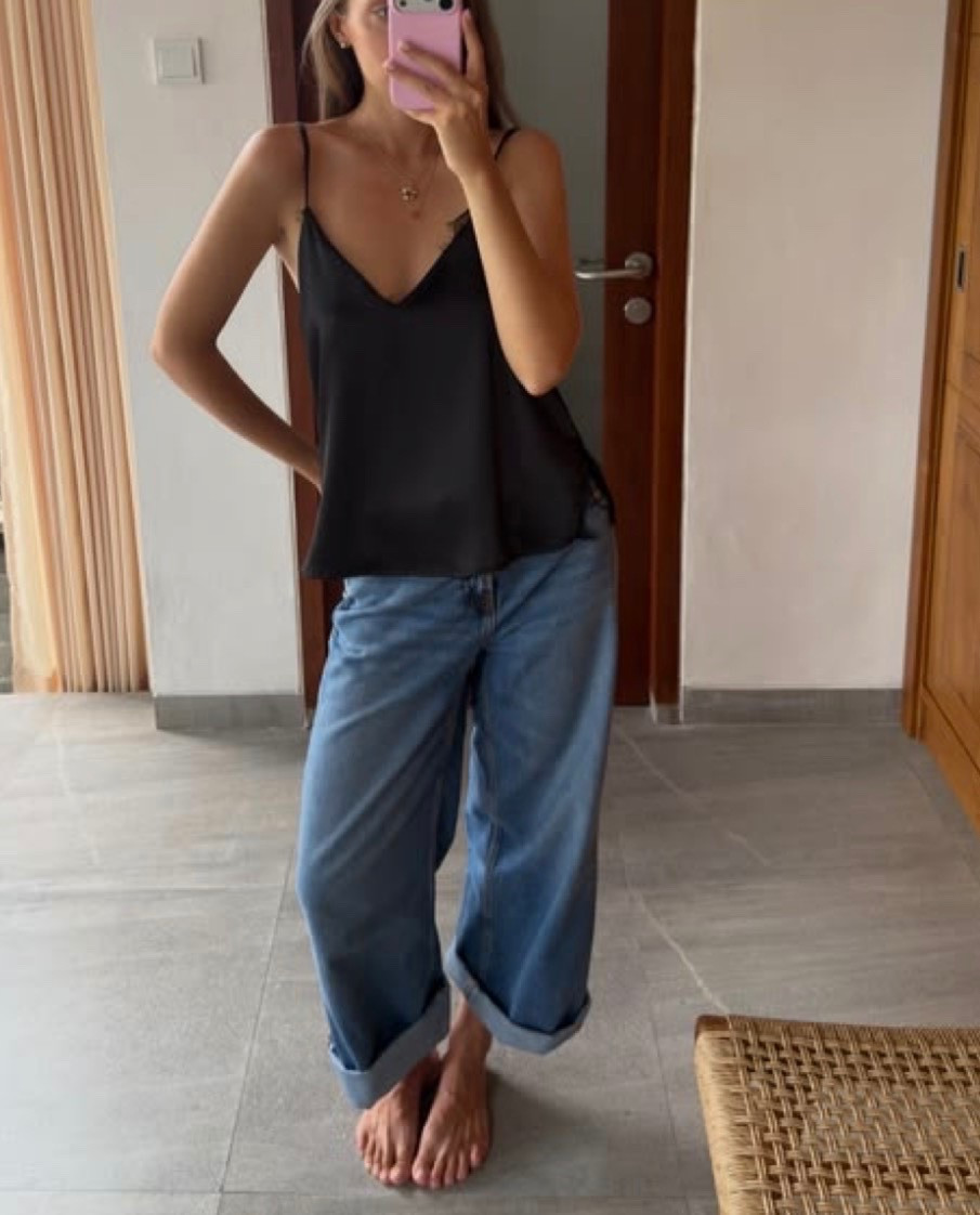Simple and chic summertime fit! A loose outfit that will make you walk out with effortless style! ❤️🖤❤️🖤 

#LTKootd #LTKTravel #LTKSaleAlert