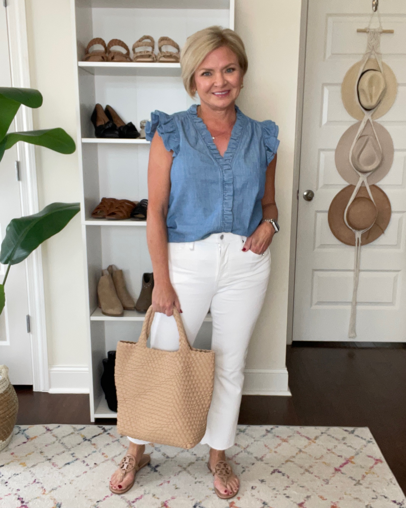 Small top, 28 jeans
White denim
White jeans outfit
Woven bag
Casual outfit
Summer outfit
Petite fashion
Petite style

#LTKSeasonal #LTKstyletip #LTKFind