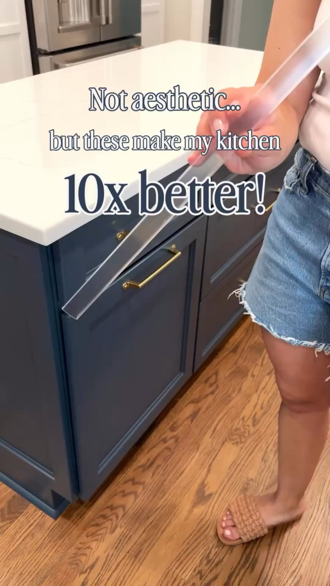 These aren’t the pretty upgrades…
but they might be the smartest ones I’ve added to my kitchen.

Nothing groundbreaking—just things that make daily life easier (and a little less annoying).

And honestly… that’s the kind of upgrade I care about most lately.

Linked in my LTK if you want them 🤍