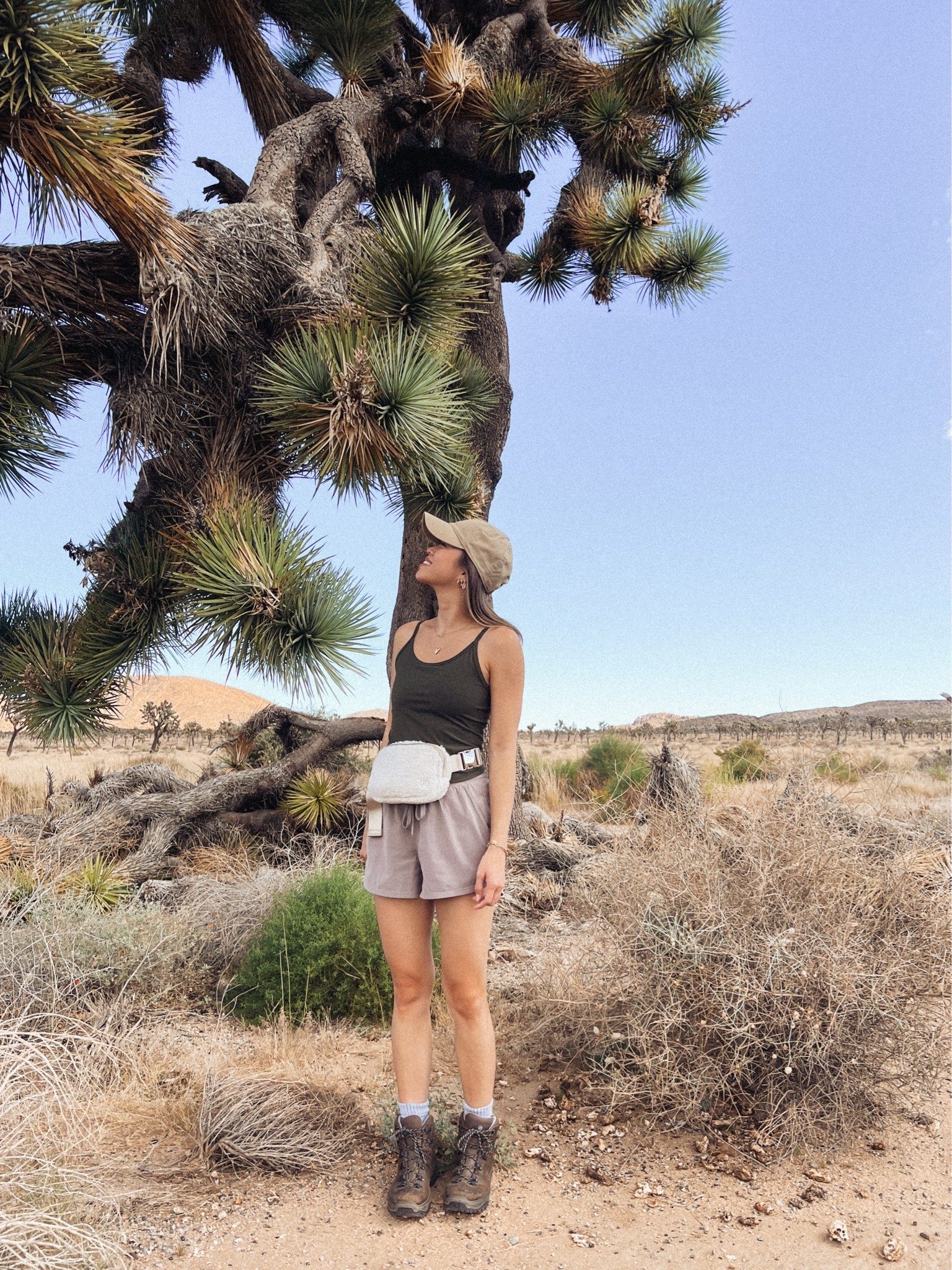 A cute and sporty hiking outfit while exploring Joshua Tree!

Top: XXS/XS
Bottoms: 00/0
Shoes: 6

#fall
#fallfashion
#fallstyle
#falloutfits
#hiking
#athlesiure
#abercrombie
#everlane
#lululemon
#joshuatree
#travel
#traveloutfits


#LTKtravel #LTKSeasonal #LTKstyletip