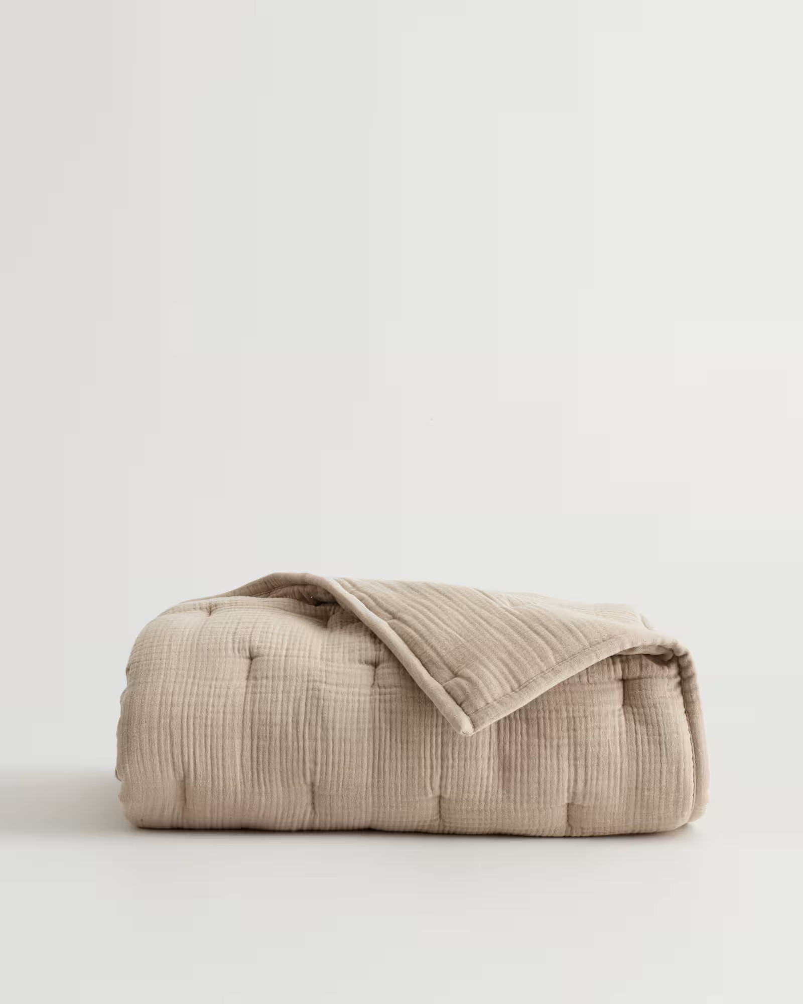 Organic Airy Gauze Toddler Quilt  in Dune | Quince