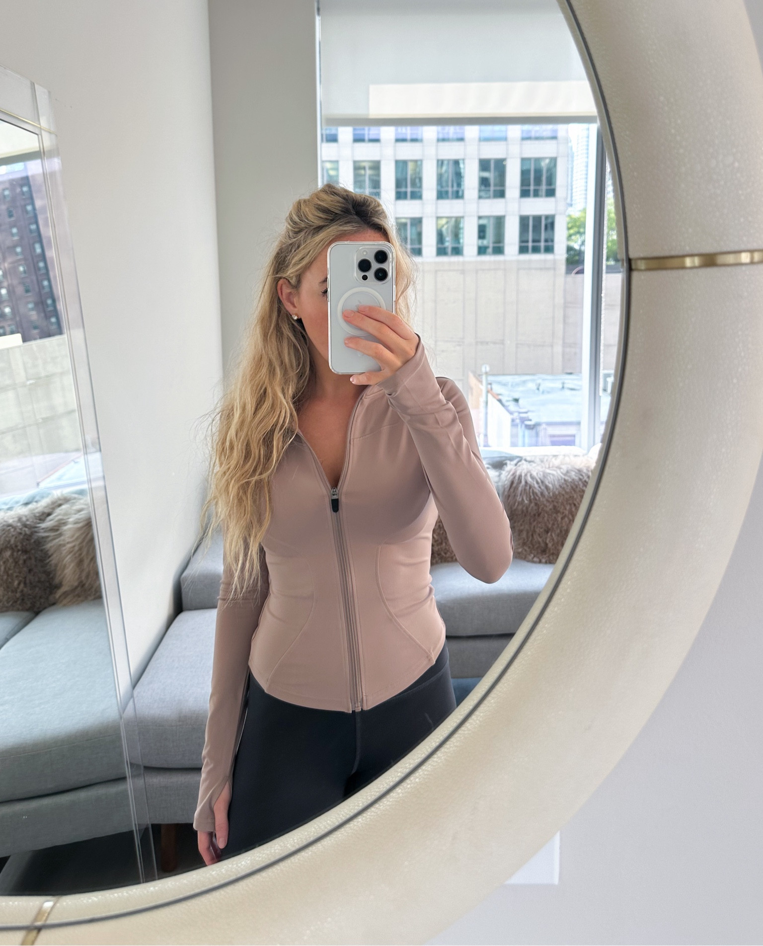 activewear outfit


walking outfit, weekend running errands, Amazon workout top, alo yoga airlift leggings, fitness, lululemon dupe, fall outfit 

#LTKU #LTKActive #LTKFitness