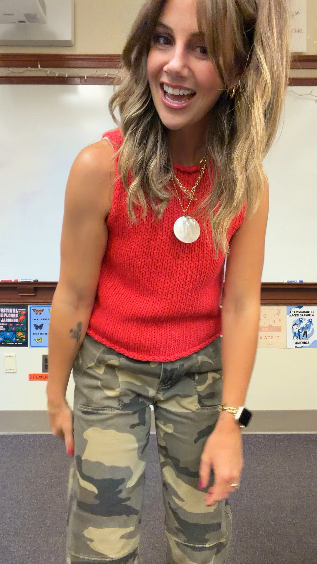 Teacher outfit of the day!
Love these camo jeans from Kut and they’re so fun with a pop of fiery red in this free people chunky knit tank! 
Size down in the jeans 
Tank is tts in a small