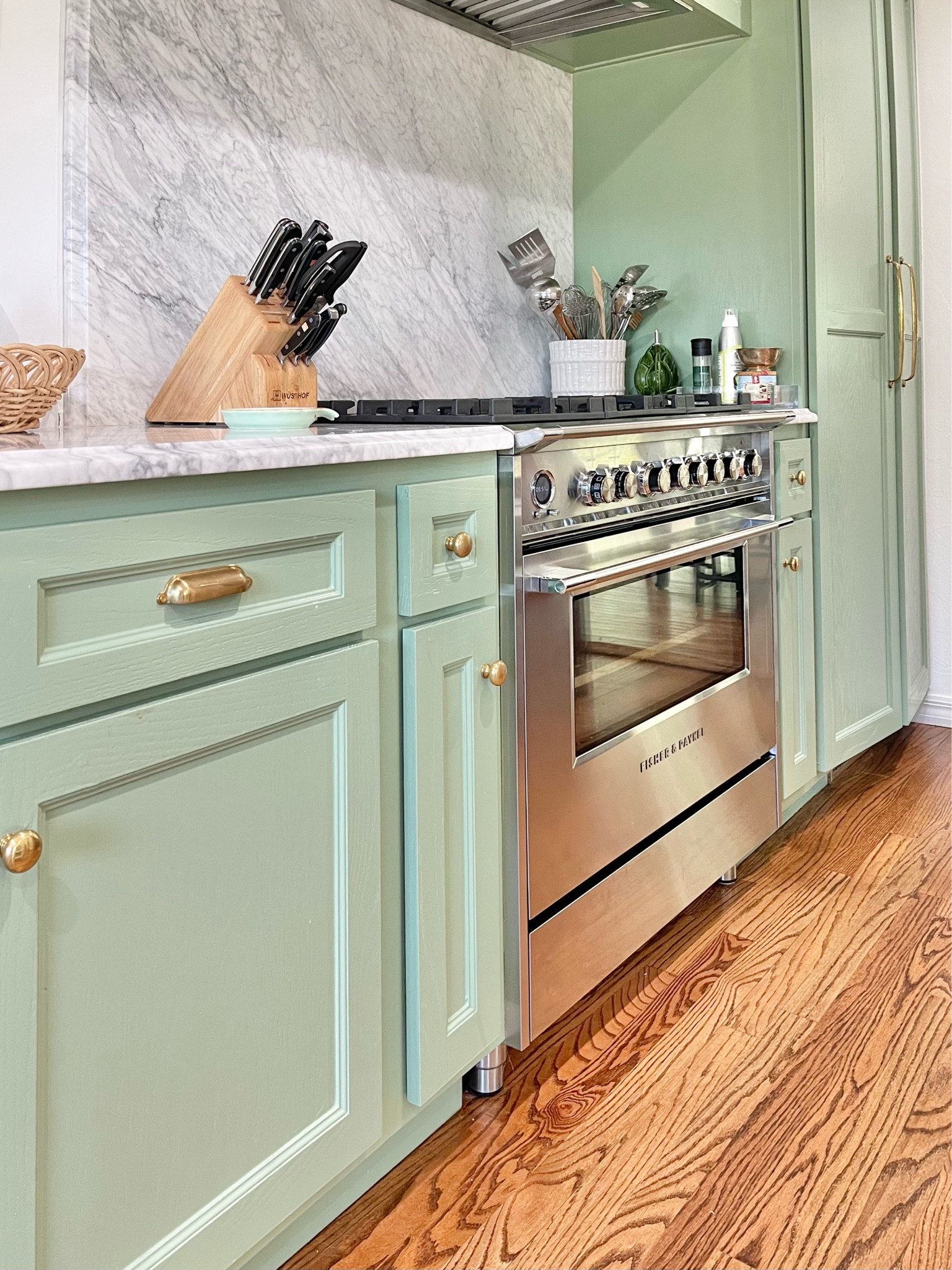 My kitchen hardware! 
I have the unlacquered brass finish, absolutely love the patina! Over the past 2.5 years I’ve polished my hardware maybe once? Twice? Just with brasso and a microfiber cloth! 