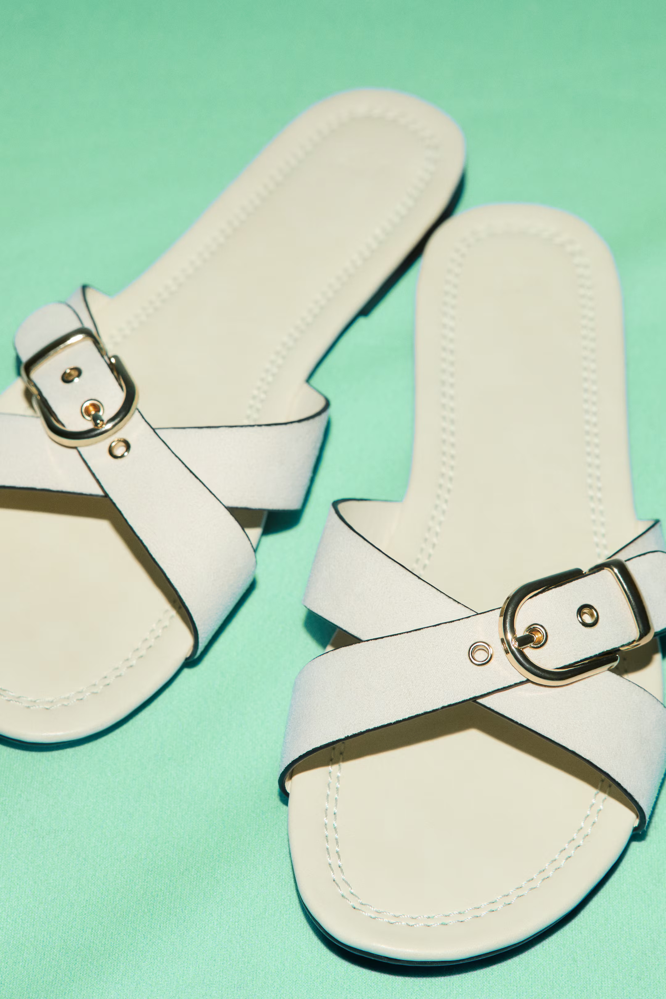 Crossover-strap sandals - Cream - Ladies | H&M US | H&M (US + CA)