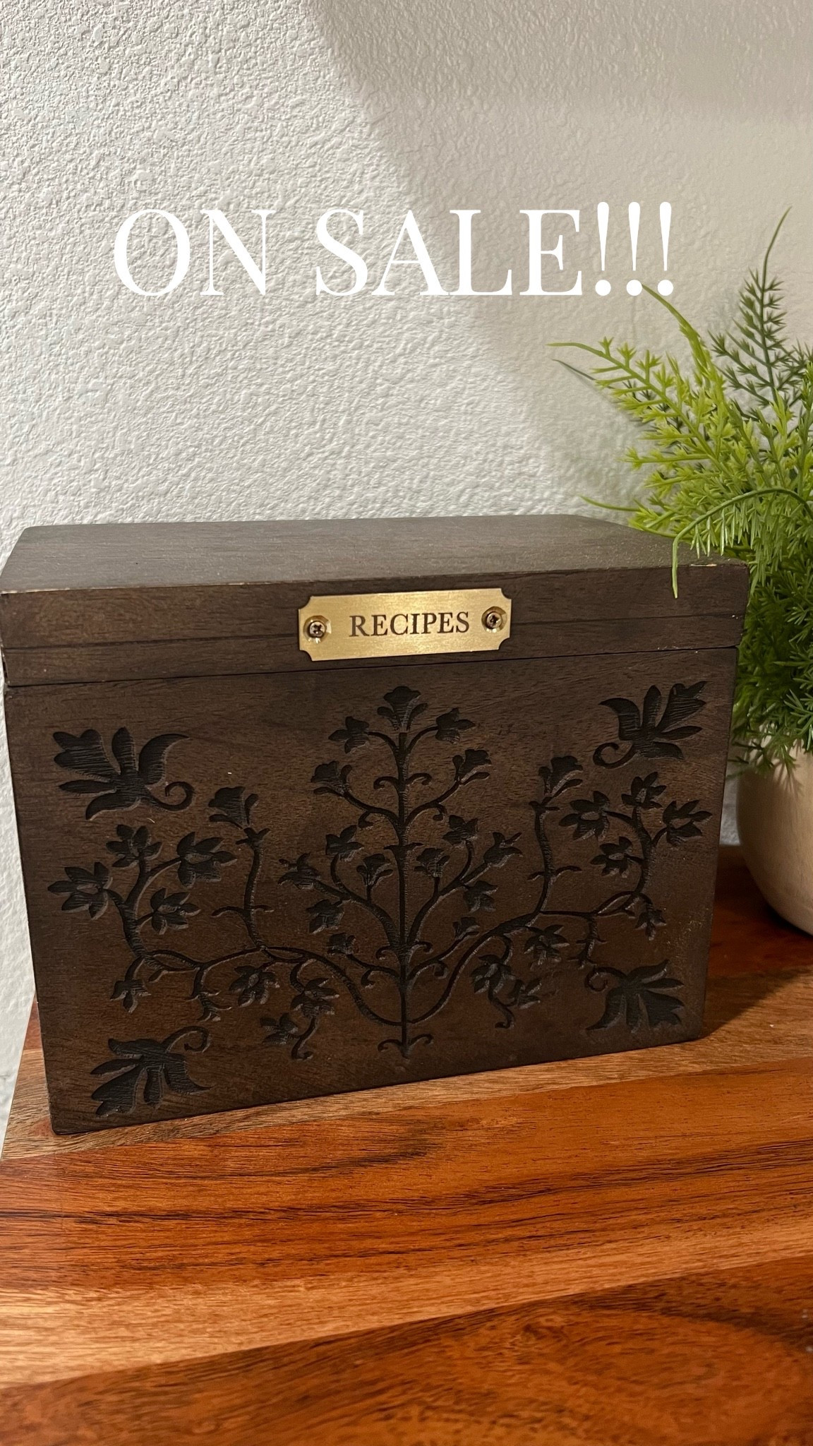 Está hermosa caja para recetas está en oferta por memorial day así que aprovecha !🥰
#recipebox #magnolia

#LTKSeasonal #LTKSaleAlert