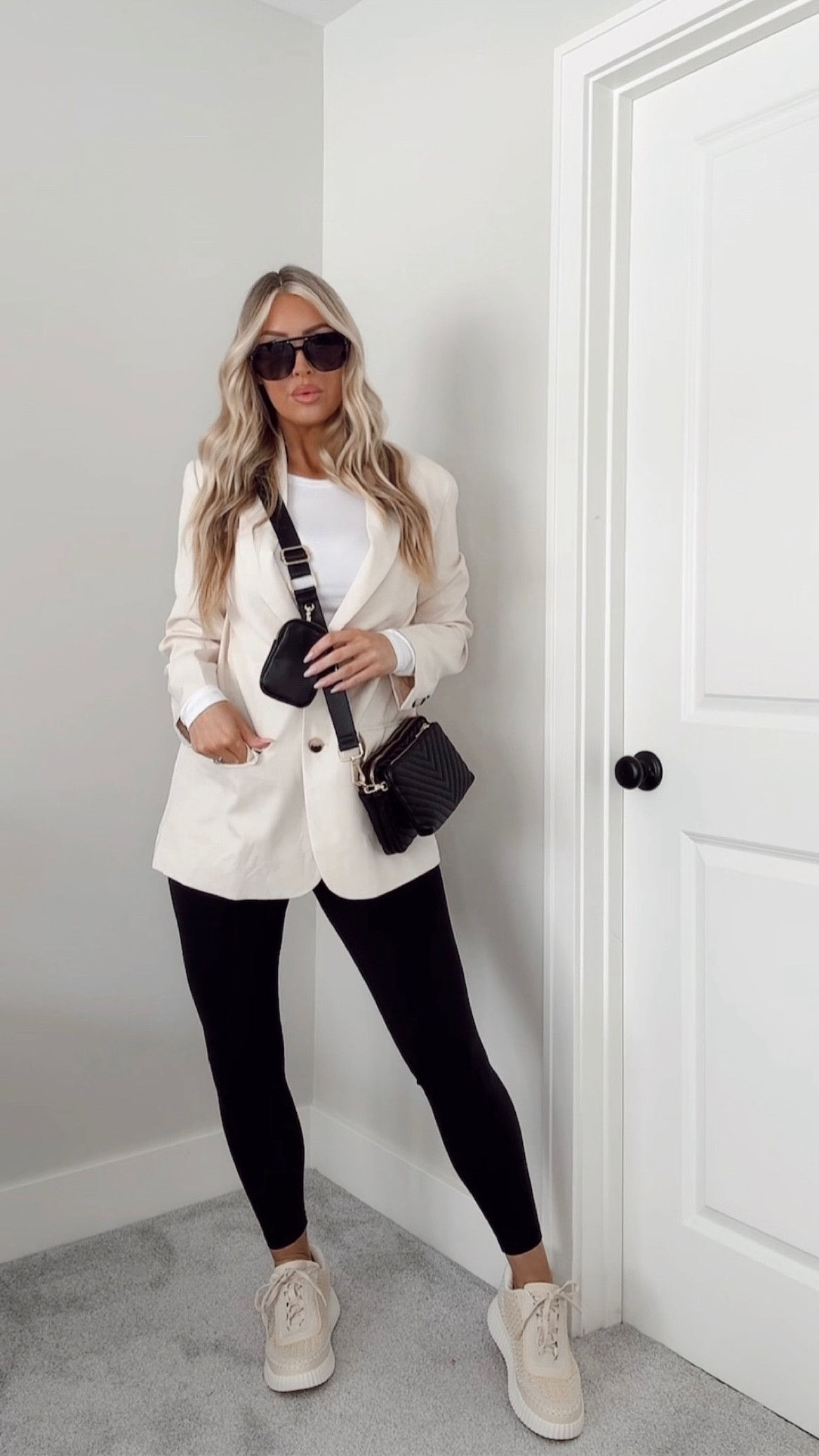 Black leggings outfit idea 🖤

#LTKstyletip #LTKfindsunder50 #LTKfindsunder100