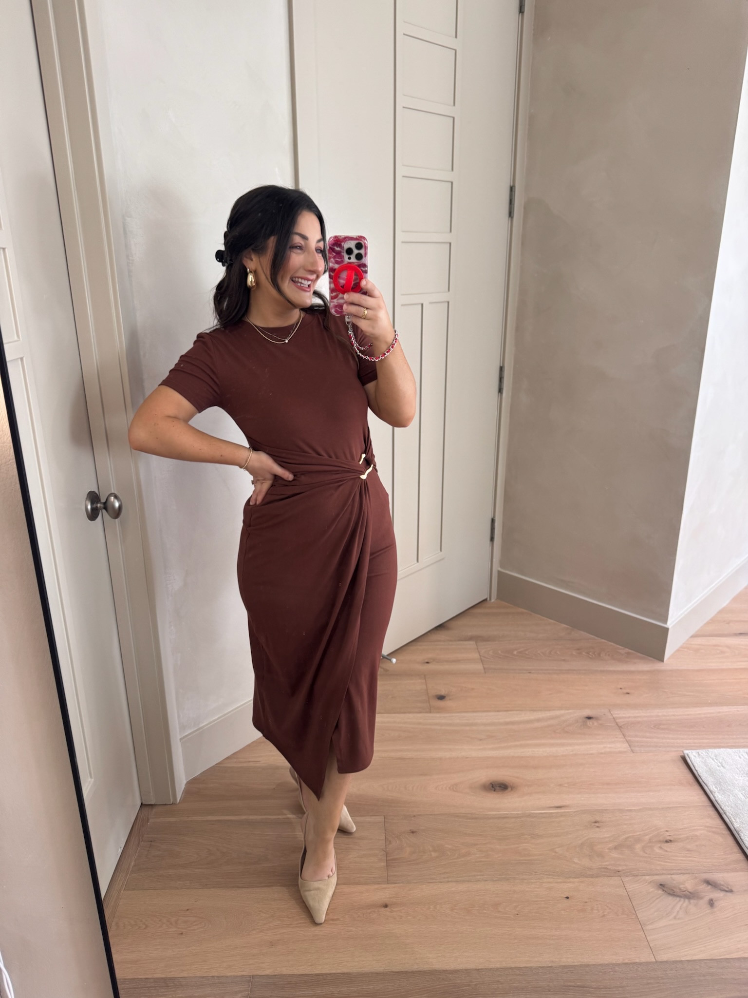 Flattering midi dress perfect for any occasion! 

Size small 

5'0" 140lbs
Petite friendly! 

 

#LTKSeasonal #LTKSaleAlert #LTKPetite