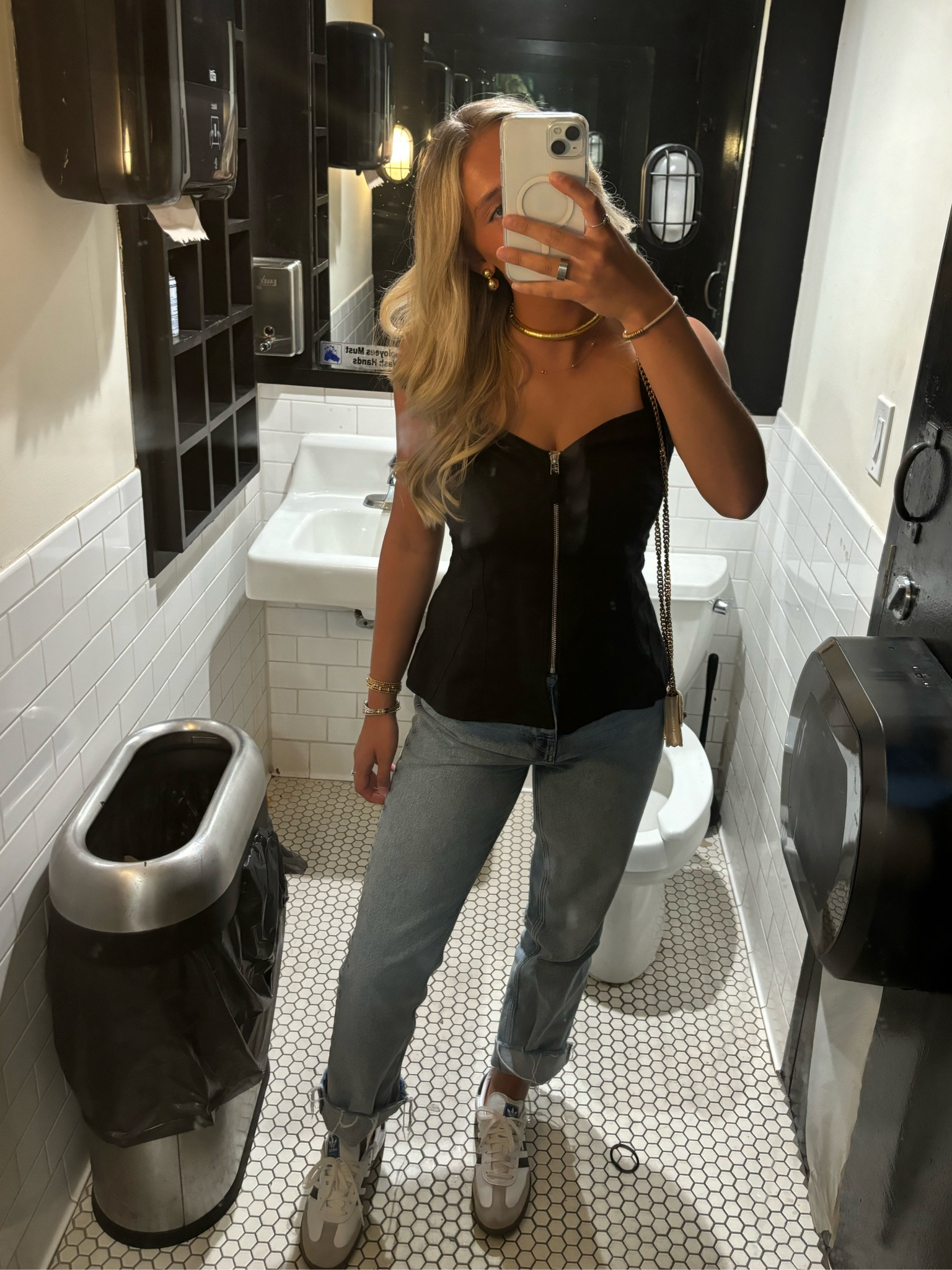 Fit for the fox!! #goose

#LTKStyleTip #LTKParties