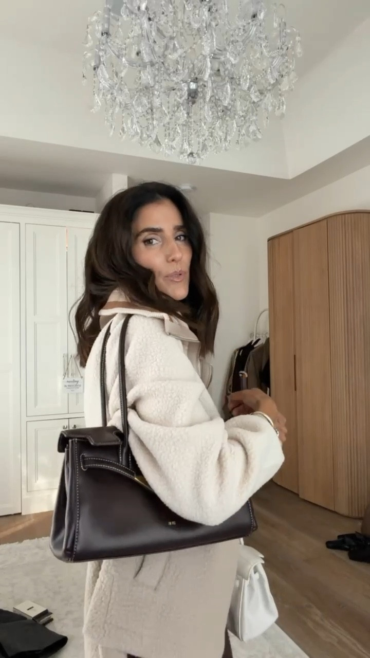 For anyone who is also handbag obsessed…. Girls this new arrival is soooo good! I love how soft it is, the style, functionality and size. I’m  just shy of 5-7” wearing the size small sweatshirt. #amazon #handbag #giftidea #stylinbyaylin #aylin #varley #bag

#LTKSeasonal #LTKgrwm #LTKBeauty