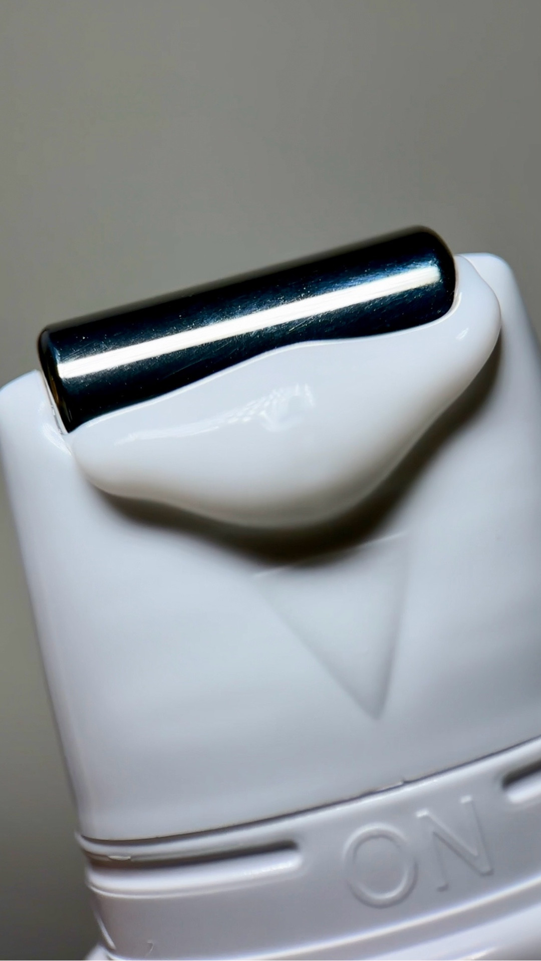 I have raved about this formula for years, and now it just got an update.

@drsamsskincare has just launched the Neutralising Gel in a rollerball applicator, and it’s a brilliant update for skin that needs calming over wider areas, not just the odd breakout.

I’ve trusted this formula for years because it supports the skin barrier without stripping, stinging or overwhelming already sensitised skin. Now the rollerball makes it easier to apply evenly across cheeks, jawline, neck or chest, which is where redness, inflammation and hormonal breakouts often show up as we age.

This is ideal if you’re dealing with reactive skin, perimenopausal changes, hormonal sensitivity, rosacea-prone skin or that unpredictable combination of dryness and breakouts that can appear in your 40s and beyond.

#drsamskincare #matureskincare #sensitiveskinroutine #skinbarrierrepair #perimenopausalskin

#LTKbeauty #LTKwinter #LTKuk