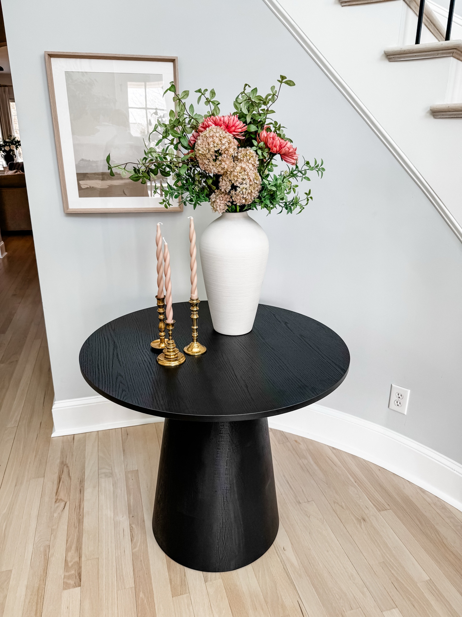 Entryway refresh feels so good! Clean with a hint of blush pink. #target #entryway #foyerdecor #entrydecor #entrytable #foyerideas #interiordesigner #interiordesign #interiortips 

#LTKHome #LTKFamily #LTKStyleTip