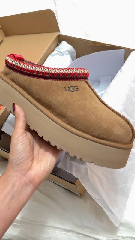 Ugg tazz / platform uggs / Ugg Tasman / Ugg boots

#LTKVideo #LTKGiftGuide #LTKHoliday