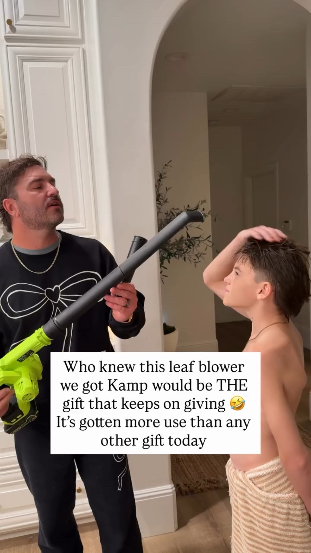 Who knew this leaf blower we got Kamp would be THE gift that keeps on giving 🤣
It’s gotten more use than any other gift today