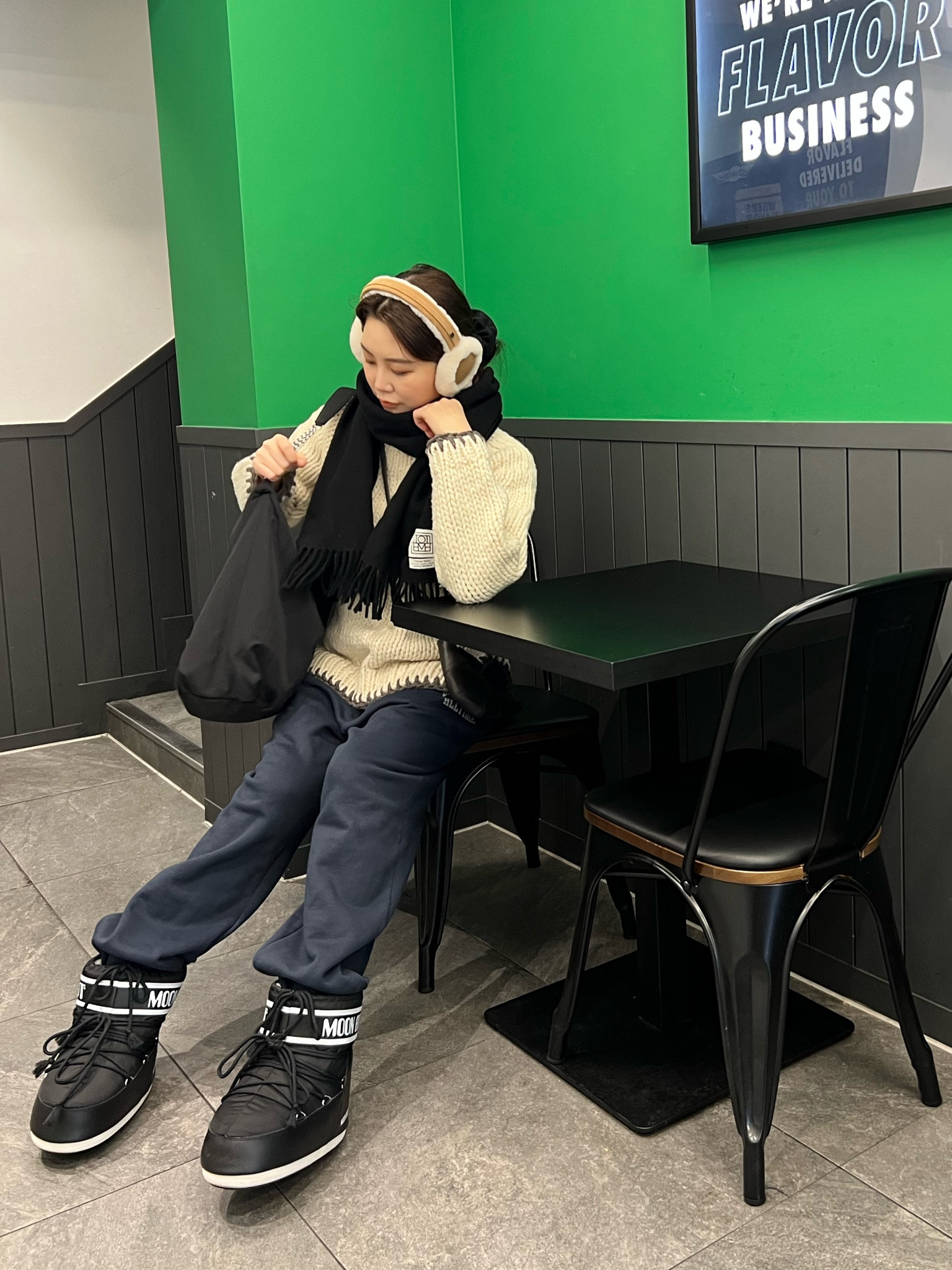 UGG Shearling Earmuffs🤎🐑
Moon Boot 🖤
Toteme wool scarf🖤

it's a warm winter😉

#LTKU #LTKstyletip #LTKAsia