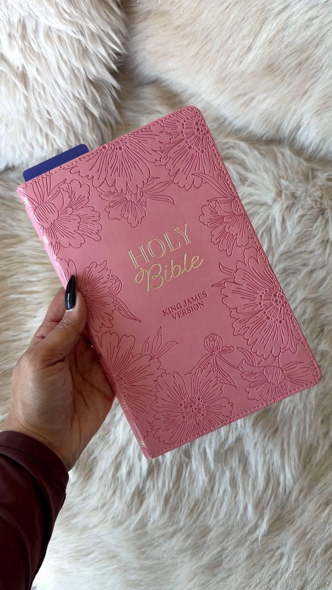 Daily praise but make it girly 🌸 A pink Bible for my daily readings ✝️💖 

self care
daily life 
God first 

#LTKselfcare #LTKdayinmylife #LTKHome