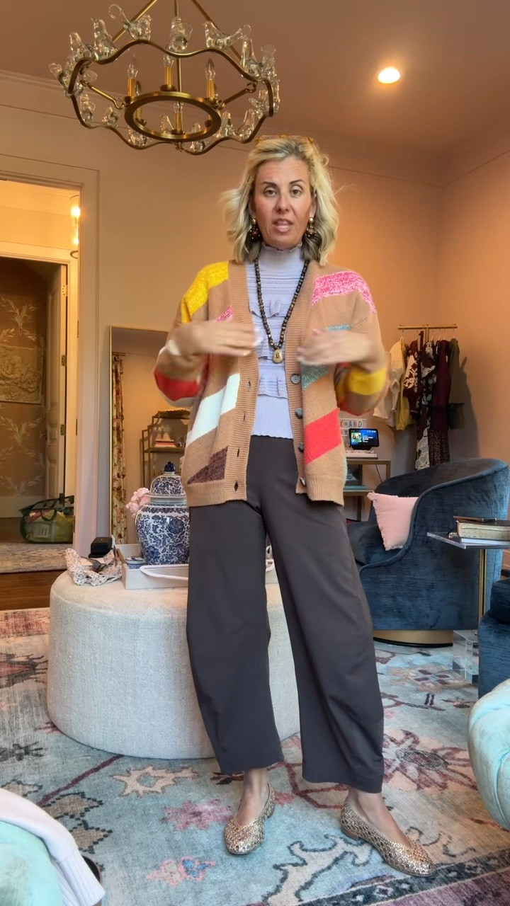 This gorgeous cardigan is on sale!!! 
Cardigan - xs
Top - xs 
Pants - 4P
Flats - 7.5 (1/2 size down) 
 
*code CATHERINE15 at Marie Oliver

#LTKdayinmylife #LTKootd #LTKmomlife
