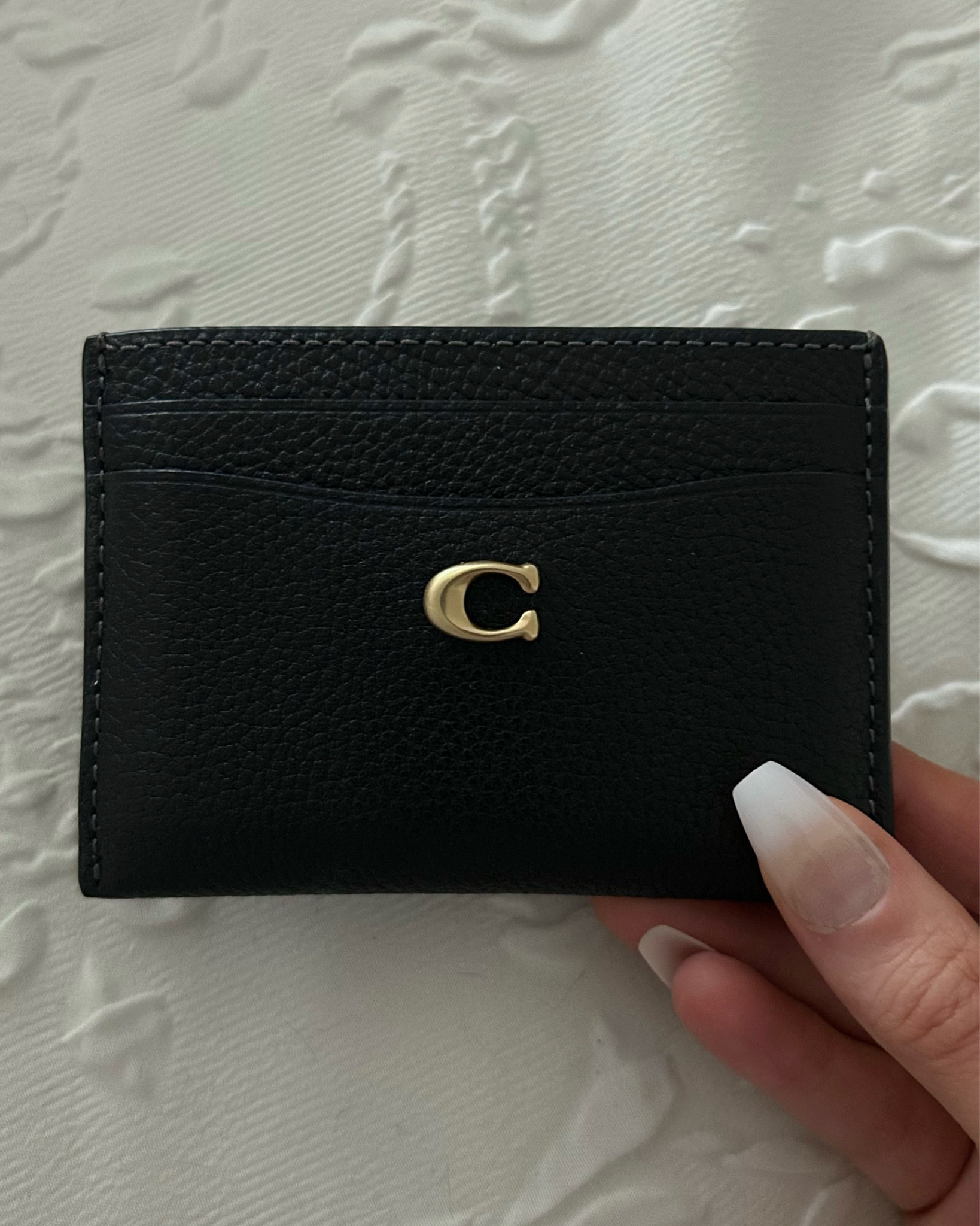 @coach essential card case 🖤

card holder, wallet, what’s in my bag, black wallet, travel accessories, hollyfrocks

#LTKstyletip #LTKfindsunder100 #LTKitbag