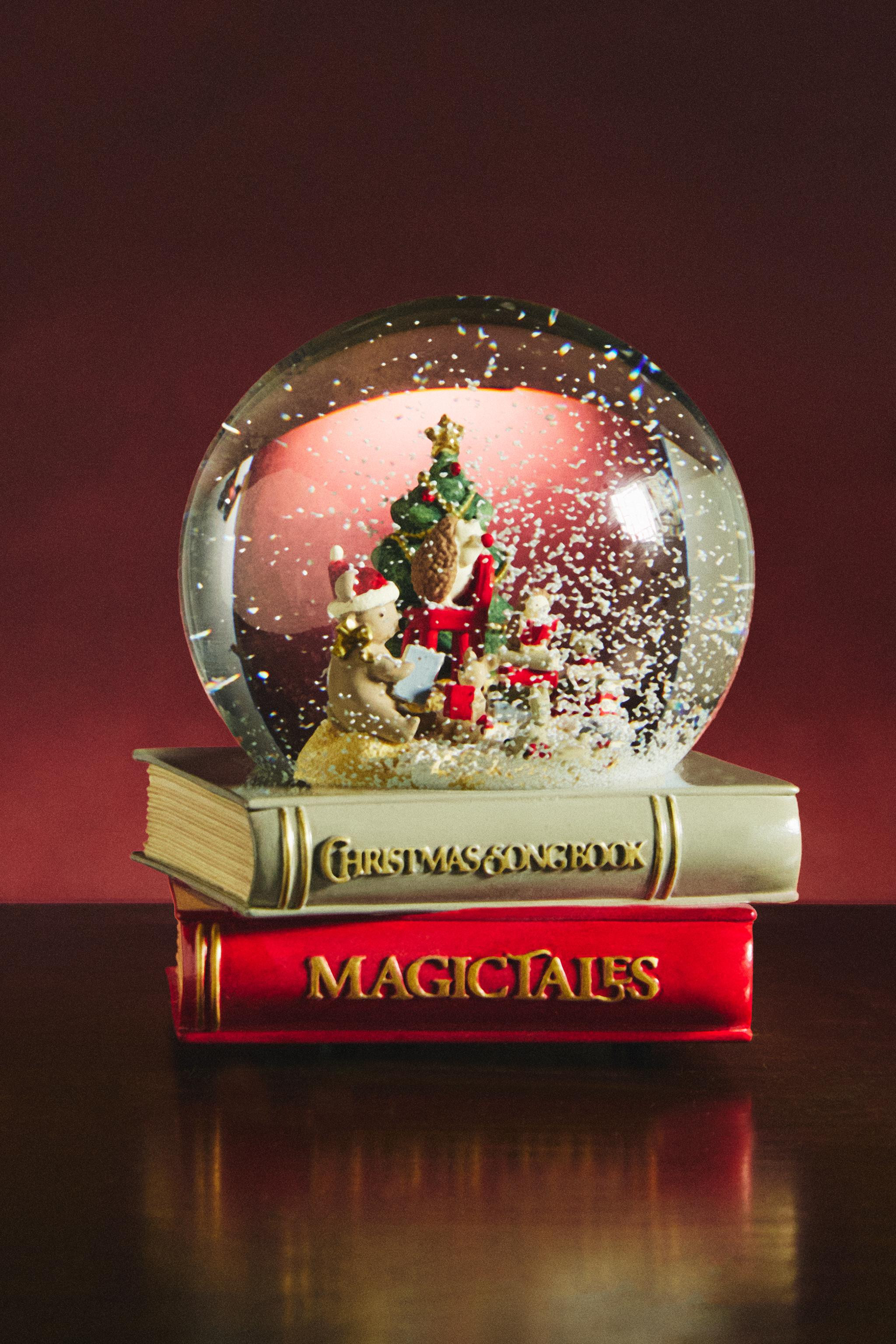 MUSICAL CHRISTMAS BOOK SNOW GLOBE | Zara UK