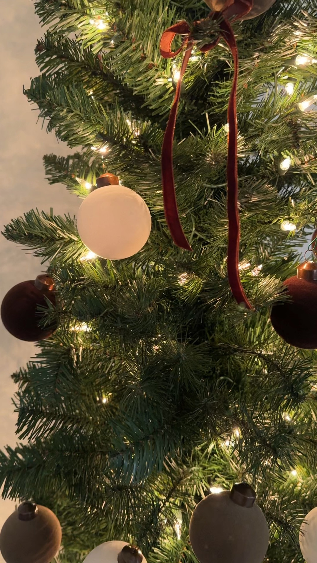 Obsessed with my girly Christmas tree!! These exact ornaments are from
Hobby Lobby but I linked some that look identical! 

Flocked Christmas ornaments, velvet Christmas ornaments, bow Christmas tree, bow trend, Christmas ornaments, Christmas decor, Christmas decorations 

#LTKHome #LTKSeasonal #LTKHoliday