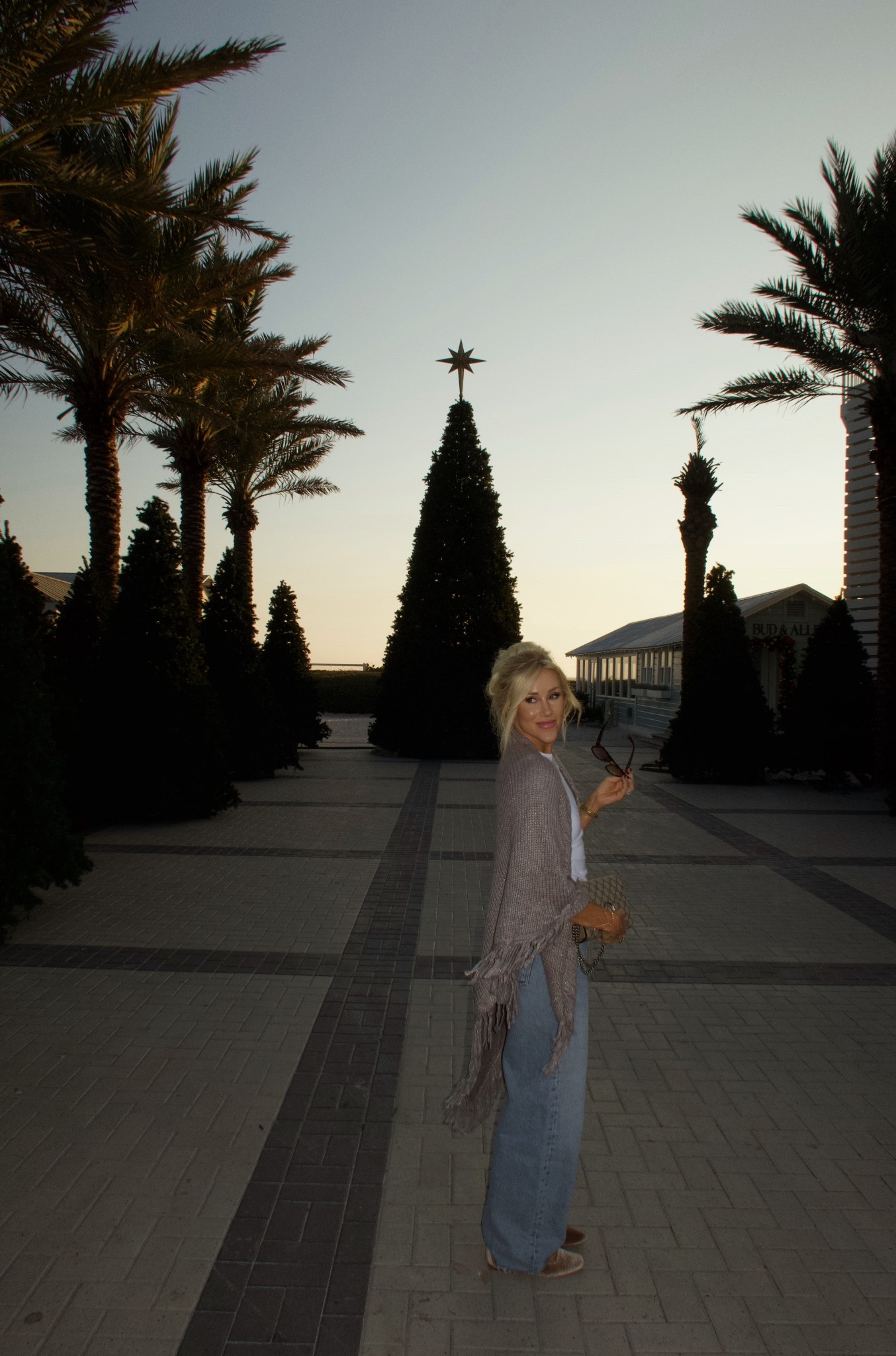 Love this fringe poncho! Great easy neutral layering piece🤎 casual fall outfit | thanksgiving outfit idea | petite friendly jeans 

#LTKSaleAlert #LTKFindsUnder100 #LTKPetite