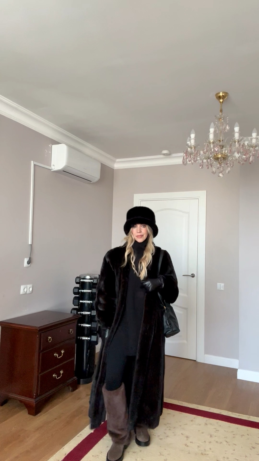 Zara fur boots on sale 30% off!

All black outfit with vintage fur coat, Spanx leggings, fur snow boots, fur bucket hat

#LTKootd #LTKFindsUnder100 #LTKSaleAlert