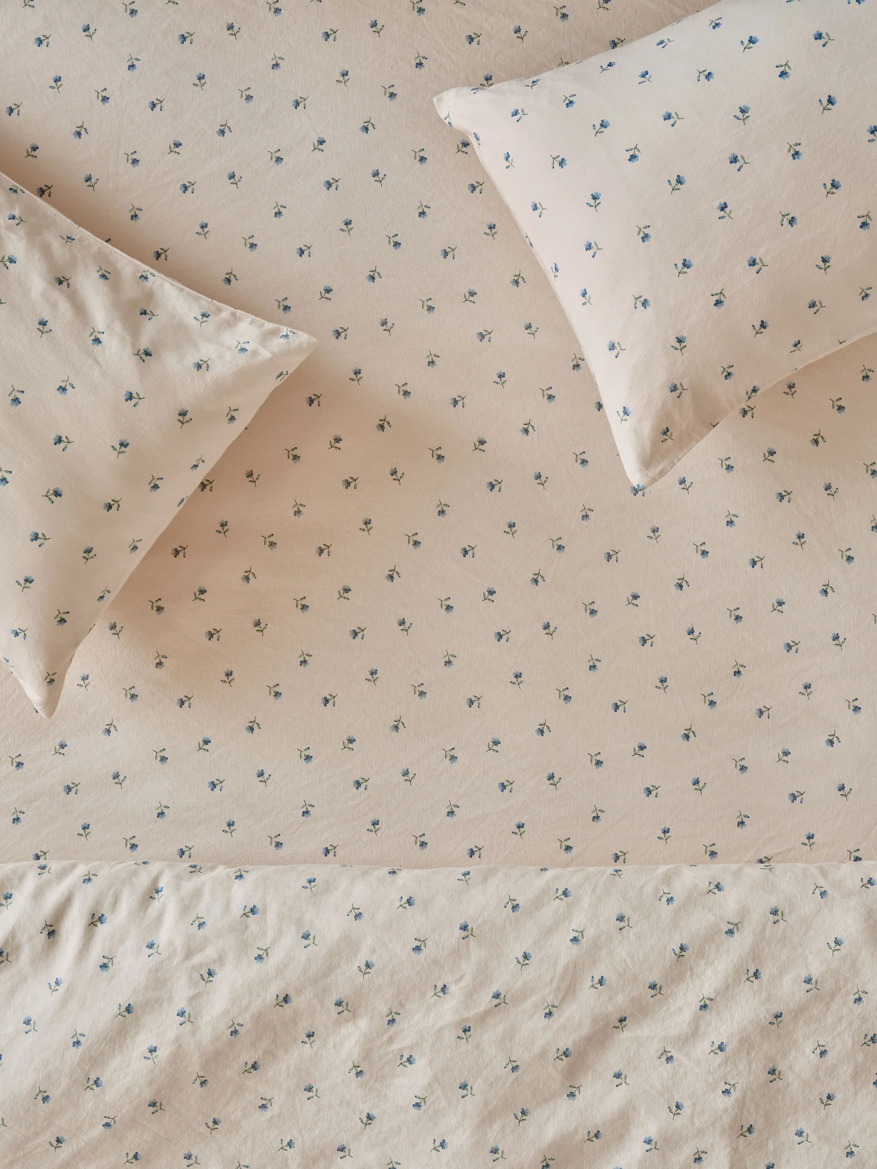 Dusk Blue Posy Bud Linen Blend Fitted Sheet | Piglet