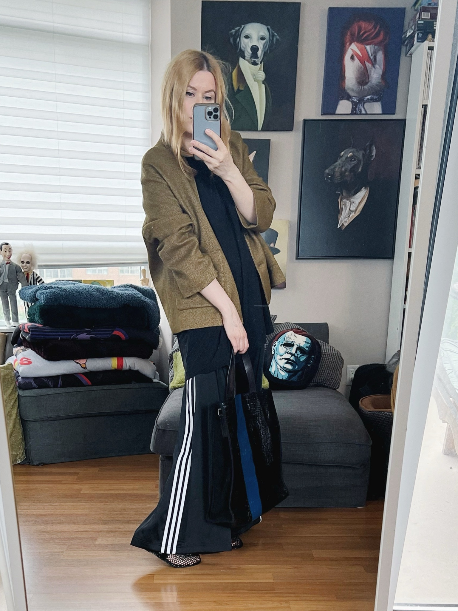 Cool mornings allows for light layers. These pants are long so I had to roll the waist.
T-shirt and bag are secondhand. 
 •
#springlook #driesvannoten  #torontostylist #StyleOver40  #secondhandFind #fashionstylist #slowfashion #FashionOver40  #MumStyle #genX #genXStyle #shopSecondhand #genXInfluencer #genXblogger #secondhandDesigner #Over40Style #40PlusStyle #Stylish40


#LTKOver40 #LTKSeasonal #LTKStyleTip