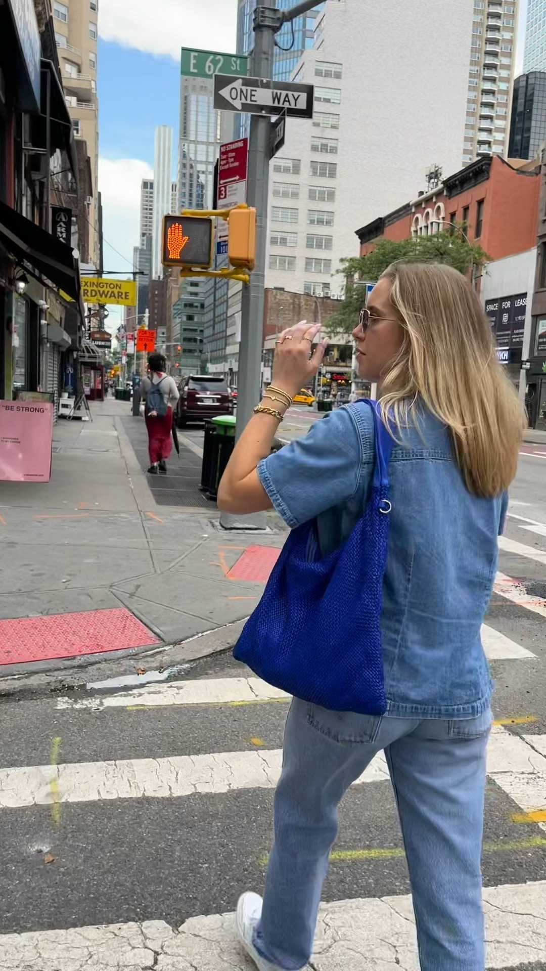 The big apple! 
Top to bottom 
Sunnies: rayban(similar tagged)
Top: gap (similar tagged)
Bottom: vintage Levi (similar tagged)
Shoes: Reebok classics 
Bag: leather bag from europe (similar tagged but def check Etsy) 

#LTKFind #LTKunder100 #LTKSeasonal
