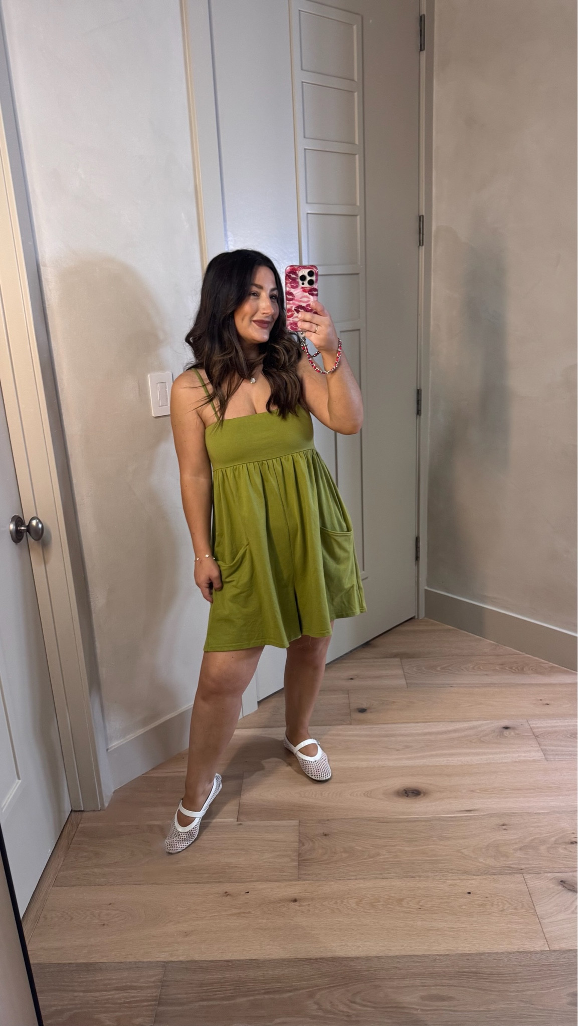 This romper is perfect for the end of summer in this trendy green! Very comfortable and cute! 

Size small 
(5'0" 140lbs) 
Petite friendly!

#LTKootd #LTKmomlife #LTKPetite