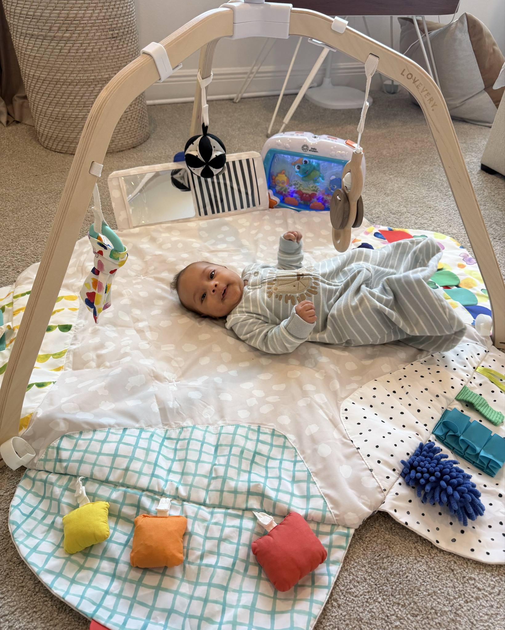 Koas play mat setup! ✨🤍 he love his little toys 🧸 

#LTKKids #LTKBaby #LTKFamily