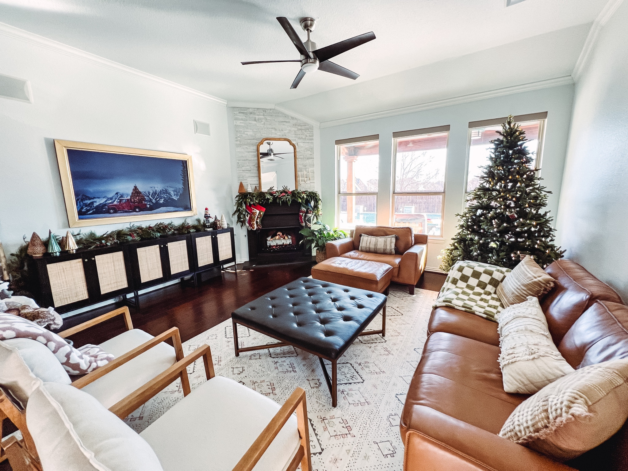 Christmas Decor Living Room 

#LTKHoliday #LTKSeasonal #LTKhome
