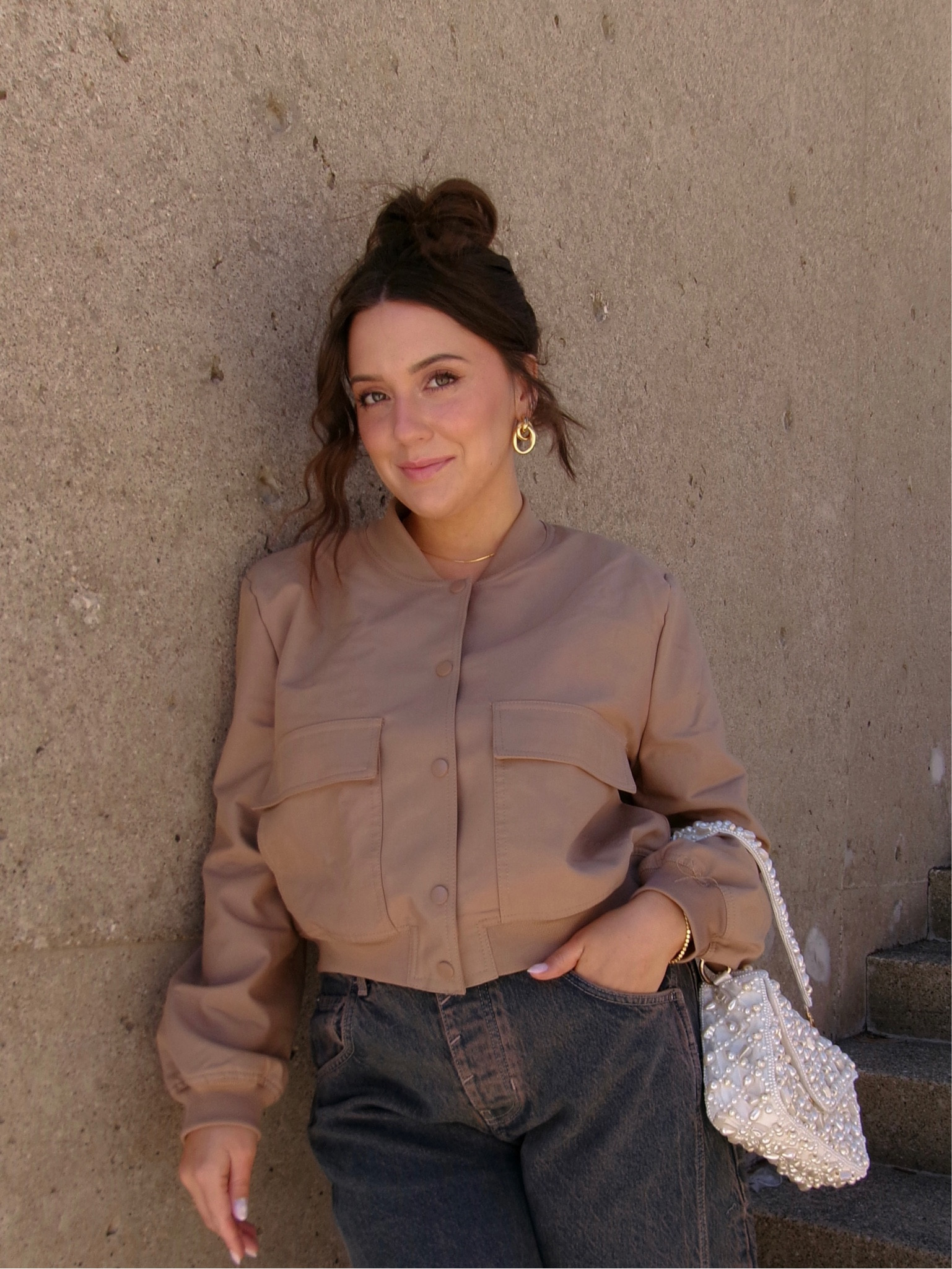 Loving these accessories! 

Chunky gold hoops, pearl purse 