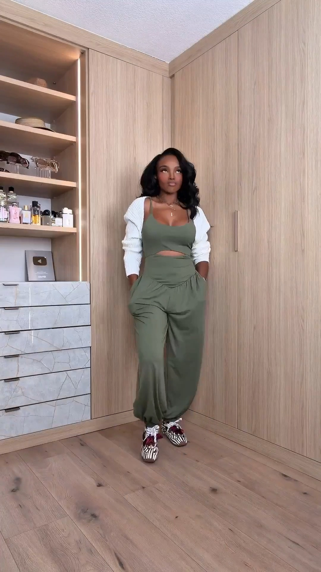 Scroll to shop! ✨ Easy fall outfit for women. Everything from this look is linked below. 👇🏽    

Wearing: Size Small | 5’4” | 140 lbs | Denim 2 Long

📲   Download the FREE LTK app & follow me (@kirasfashionfinds) to shop all my daily finds.  #LTKootd #LTKPetite #LTKU