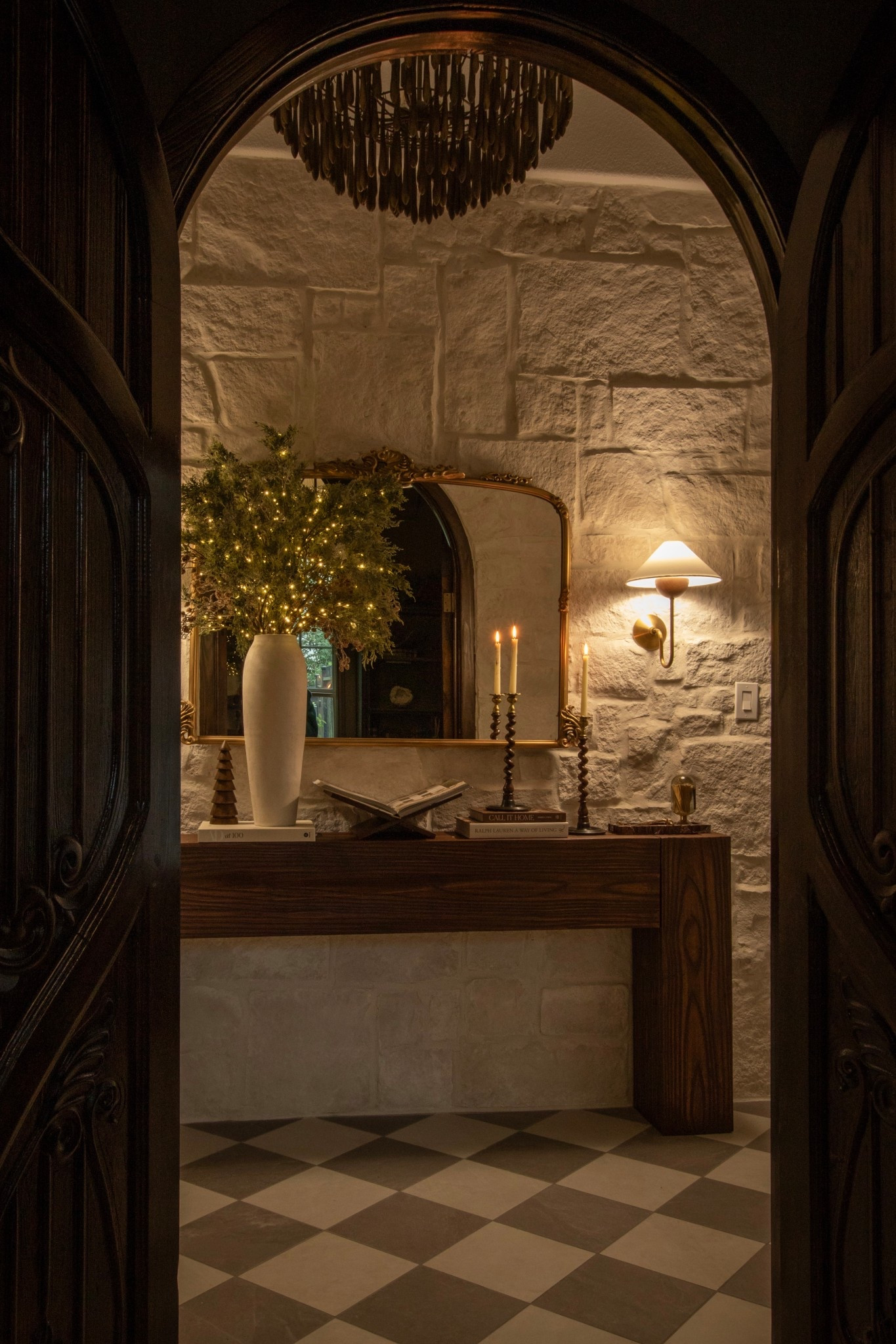 Christmas in the entry 

#LTKHome #LTKHoliday