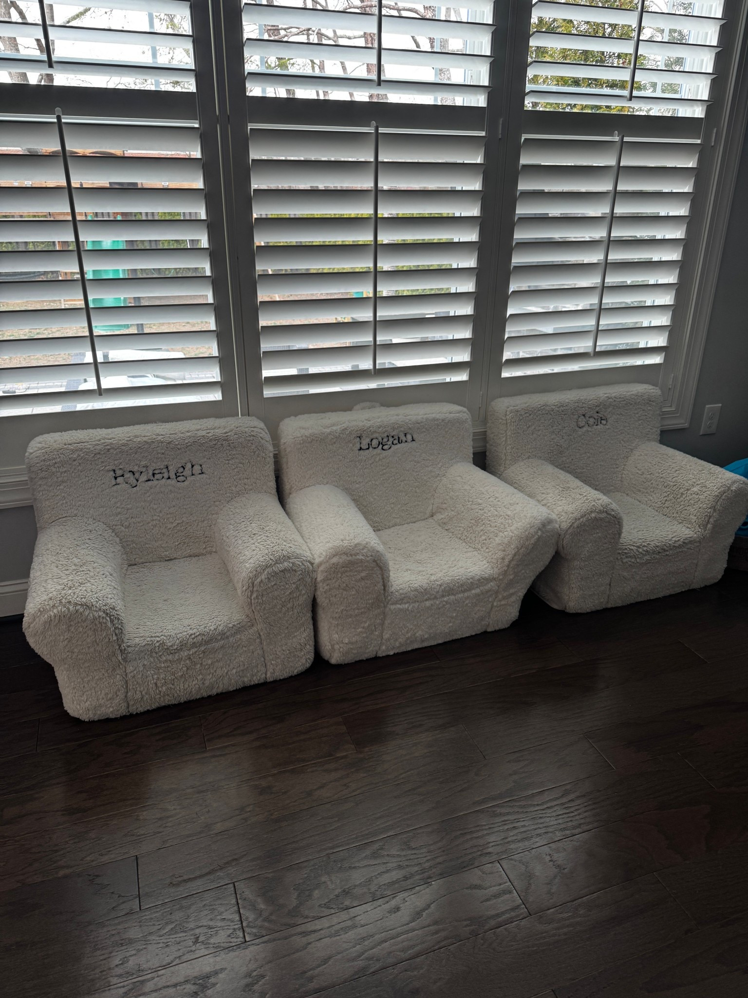 Absolutley love these chairs for movie nights! 