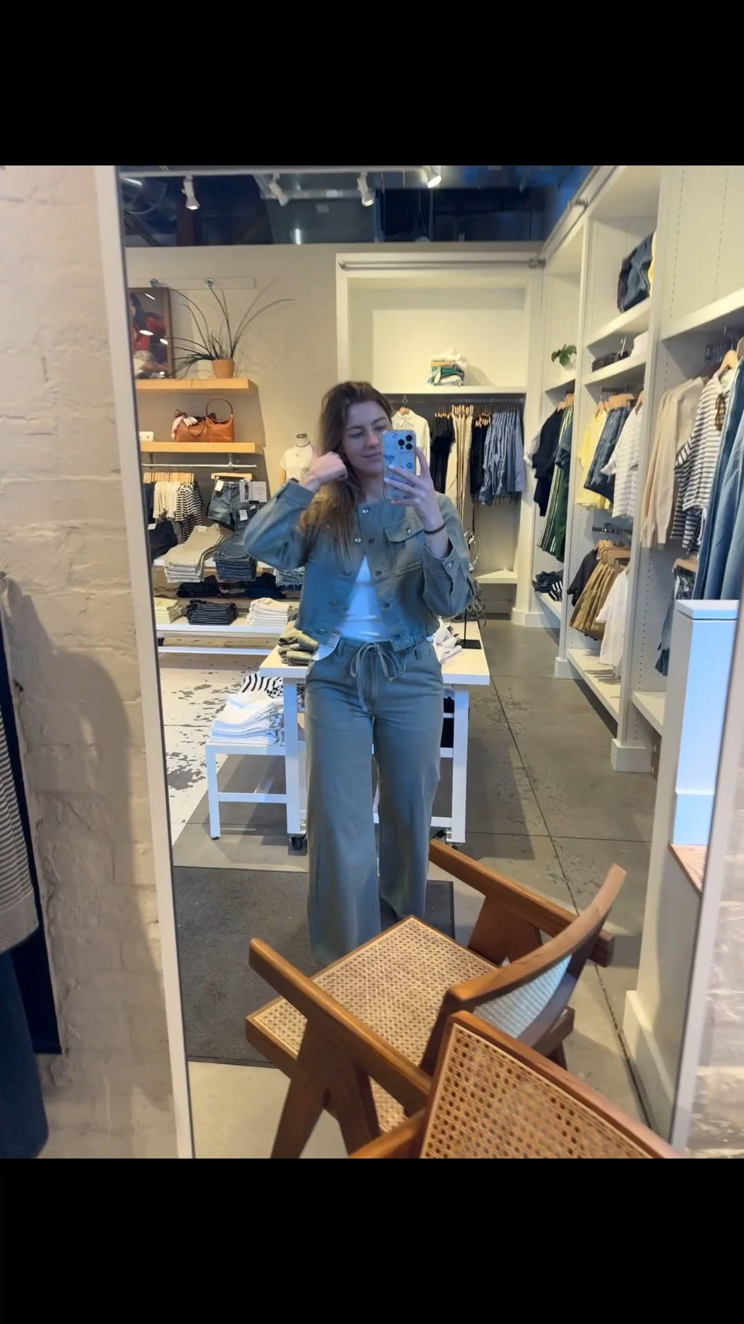 Madewell has the cutest fits in store right now! This was a perfect set to feel a little more put together in. I opted to wearing an Aritzia sweater for the Jason Show with the green pants but I got the matching green jacket and a couple other items for funsies🤗
Jacket - S (usually a M)
Pants - 28
White undershirt - S
Aritzia sweater - S
Black flats - TTS

#LTKWorkwear #LTKSeasonal #LTKootd