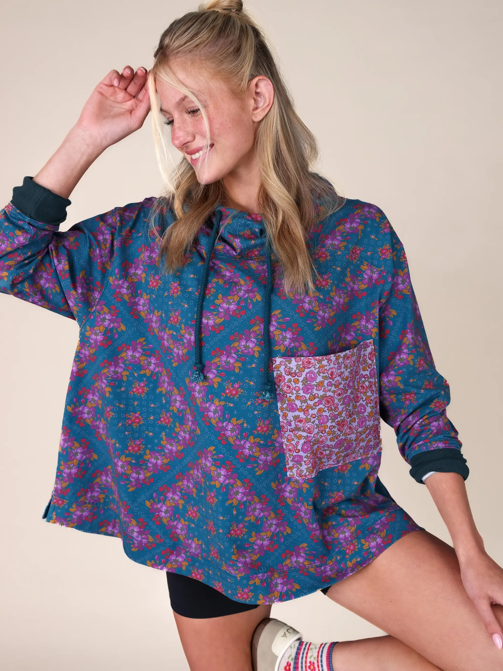 Move Free Hooded Layer | Natural Life