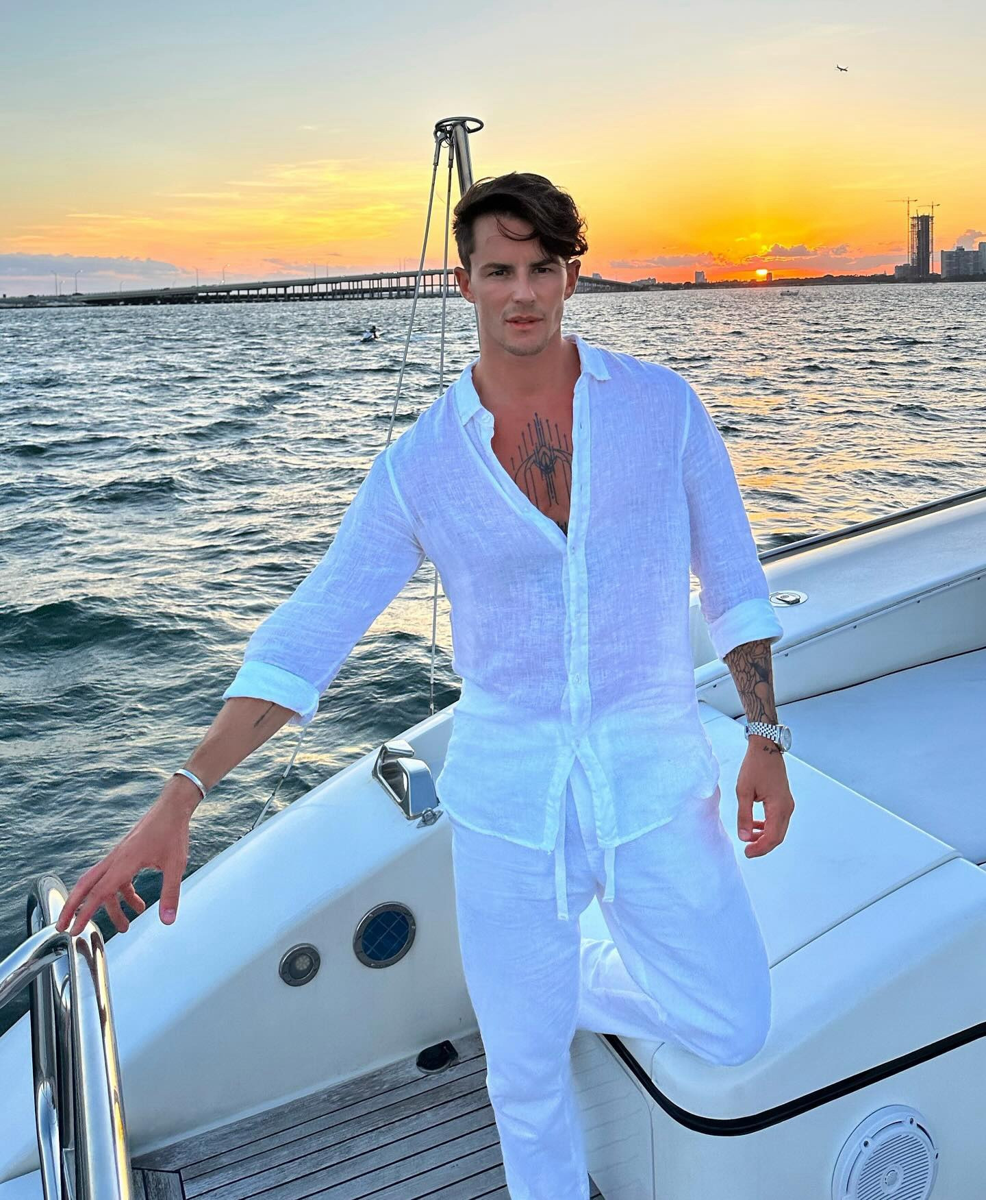 Watching sunset on a #sundayfunday ❤️‍🔥
Shop my look here!


#LTKMens #LTKSummerSales #LTKTravel