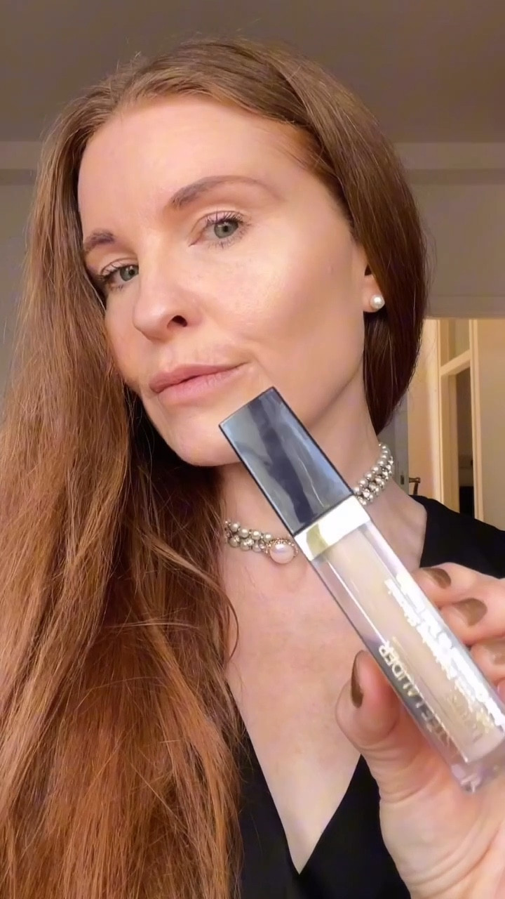 Watch my tired complexion instantly brighten and become smoother after applying this  concealer . 
.
I applied it  on each side of my face separately for you to see the results .

This covers and brightens dark circles whilst reducing the appearance of fine lines  and imperfections ,leaving the skin looking plumper and more radiant.
.
I was so impressed with how lightweight and silky the formula was with absolutely no cakiness !! 😍 
.
The only makeup on my skin used .

Pr product
.
.
.
.
.
#esteelauder 
#makeuptransformation♥️ 
#flawlessbeauty 
#timelesselegance 
#skinmakeup 
#makeuplooks 
#elegance 
#naturalmakeuplook 
#naturalskin 
#makeuptutorials 
#makeuplooks

#LTKluxury #LTKbeauty #LTKgiftguide