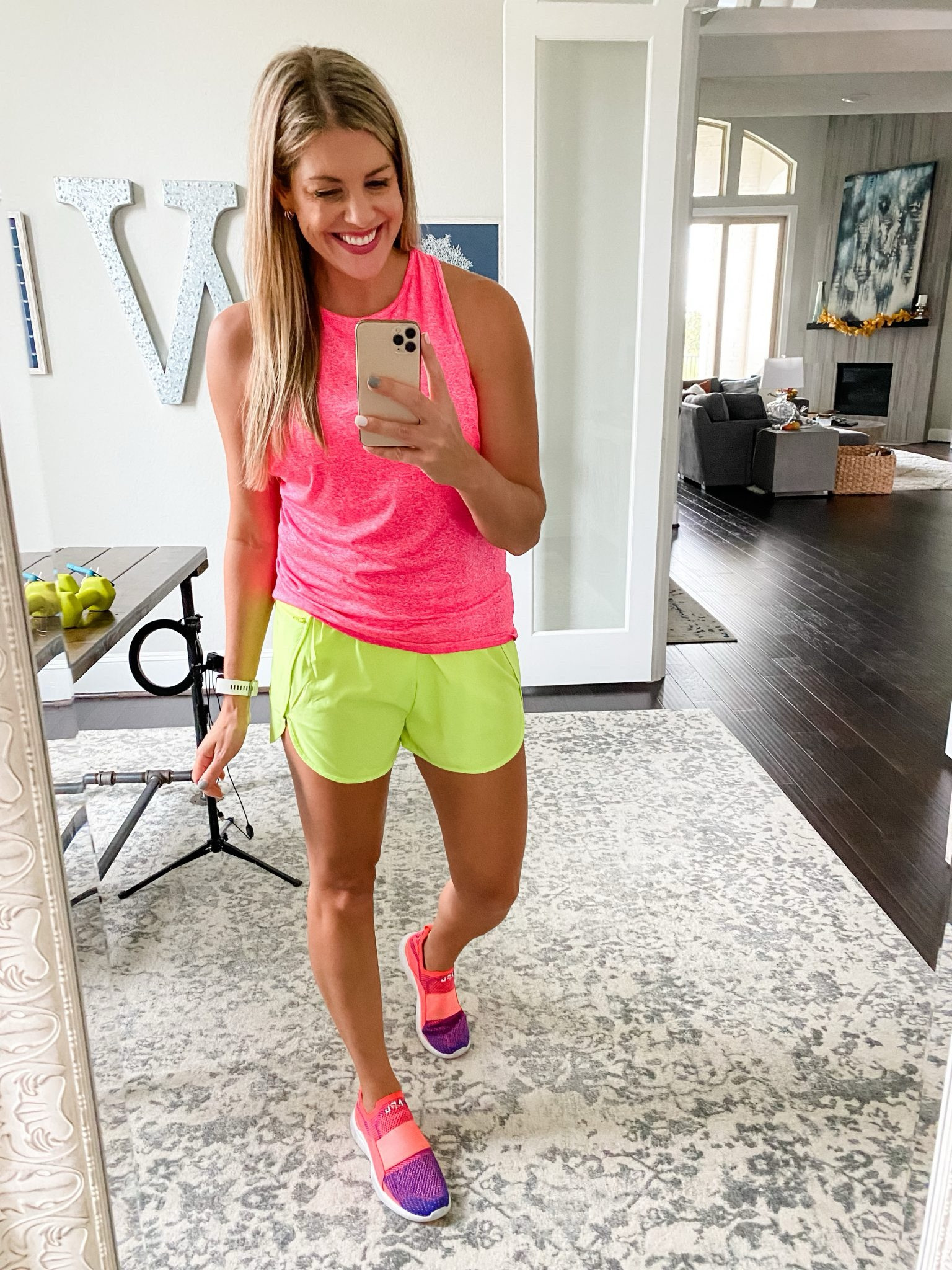 Women’s activewear look



Fashion blog  fashion blogger  women’s fashion  trendy activewear  fitness finds  fitness essentials  women’s workout look  what I wore  style guide  

#LTKfitness #LTKfindsunder100 #LTKstyletip