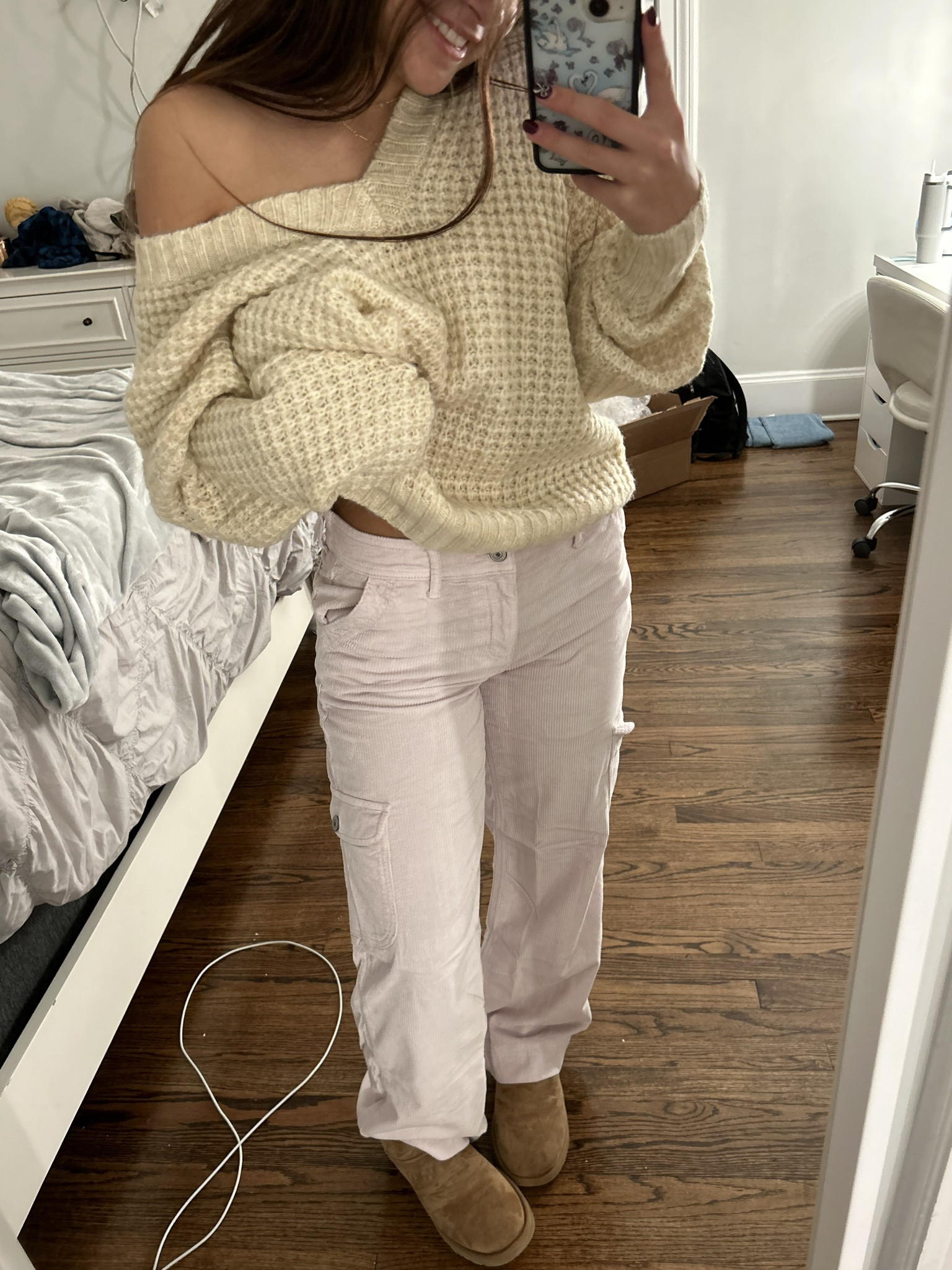 sweater: xs
pants: 0 short