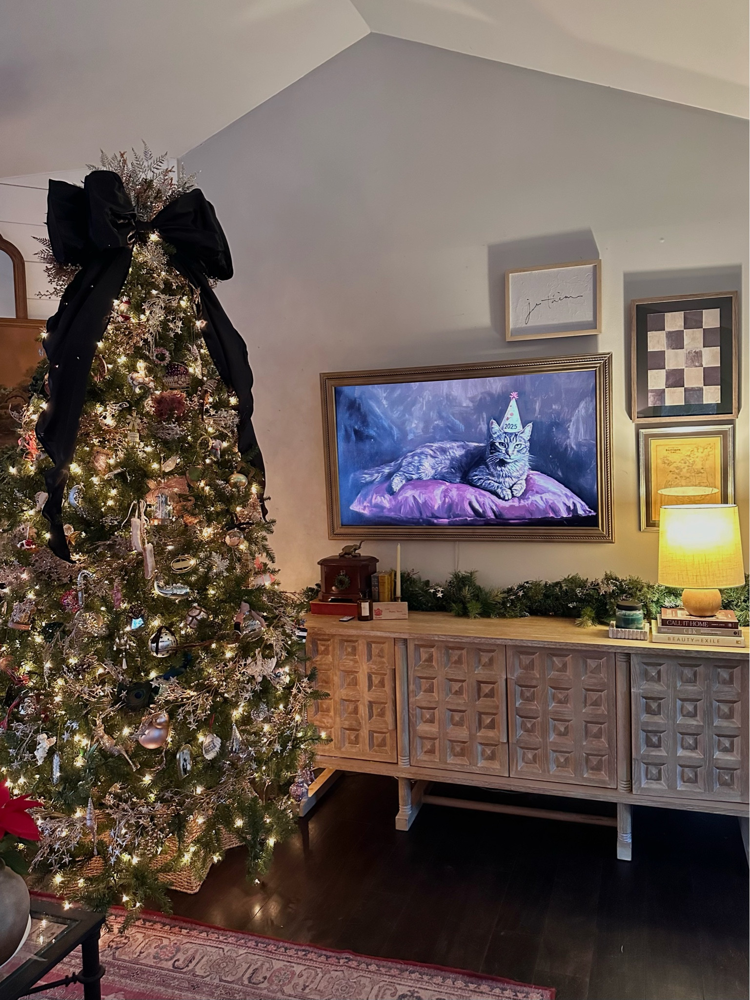 The only New Years Eve decor I bought this year was this truly icon art from our frame tv. Under $5

Frame tv art | NYE | New Year’s Eve decor | NYE decor | Etsy | frame tv | living room decor 

#LTKHome #LTKSeasonal #LTKHoliday