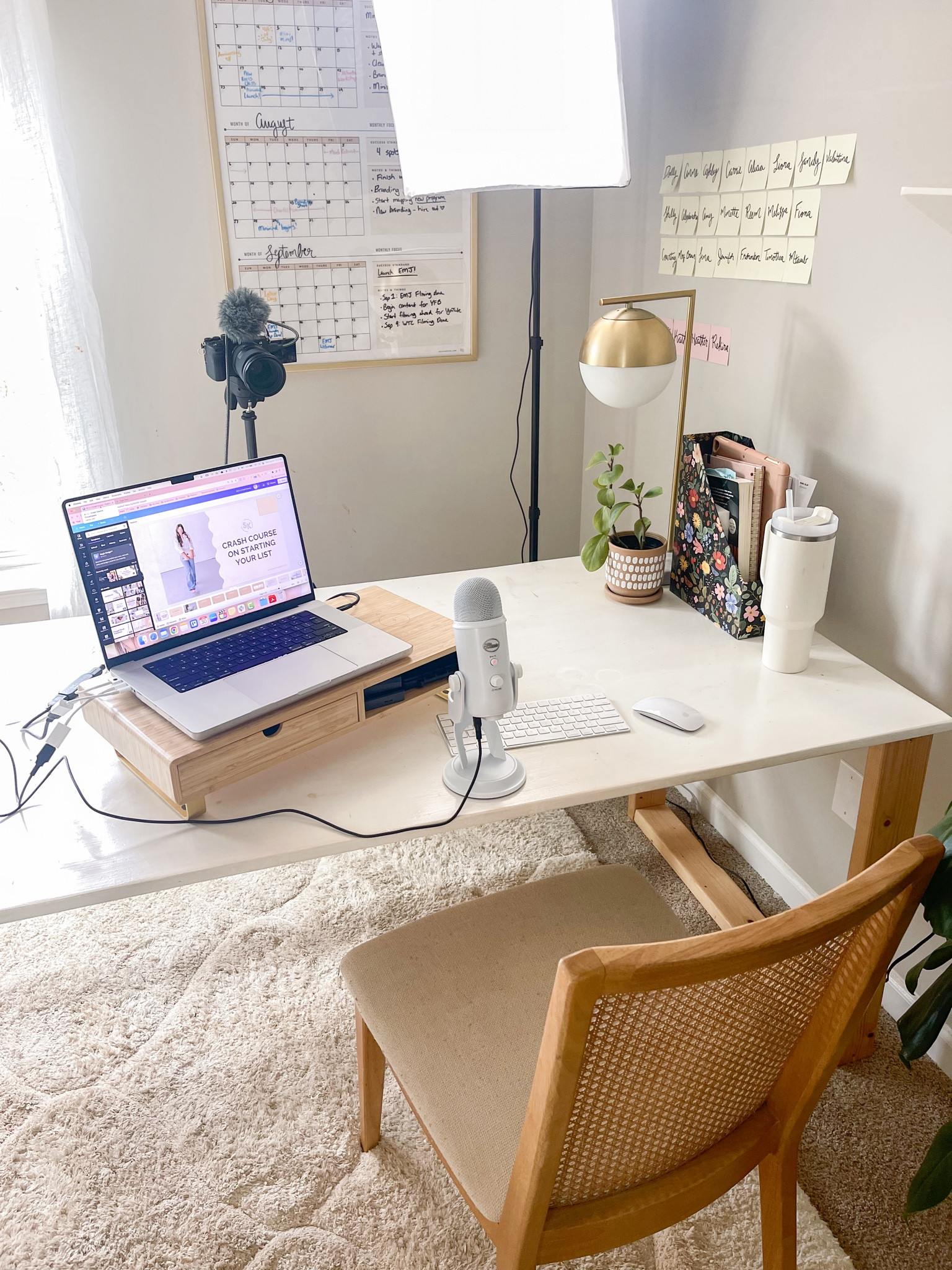 My exact 4K setup for filming online courses as a business owner, with video lessons that show my face! I’m using Camtasia to record audio, my screen, and my face all at once! 