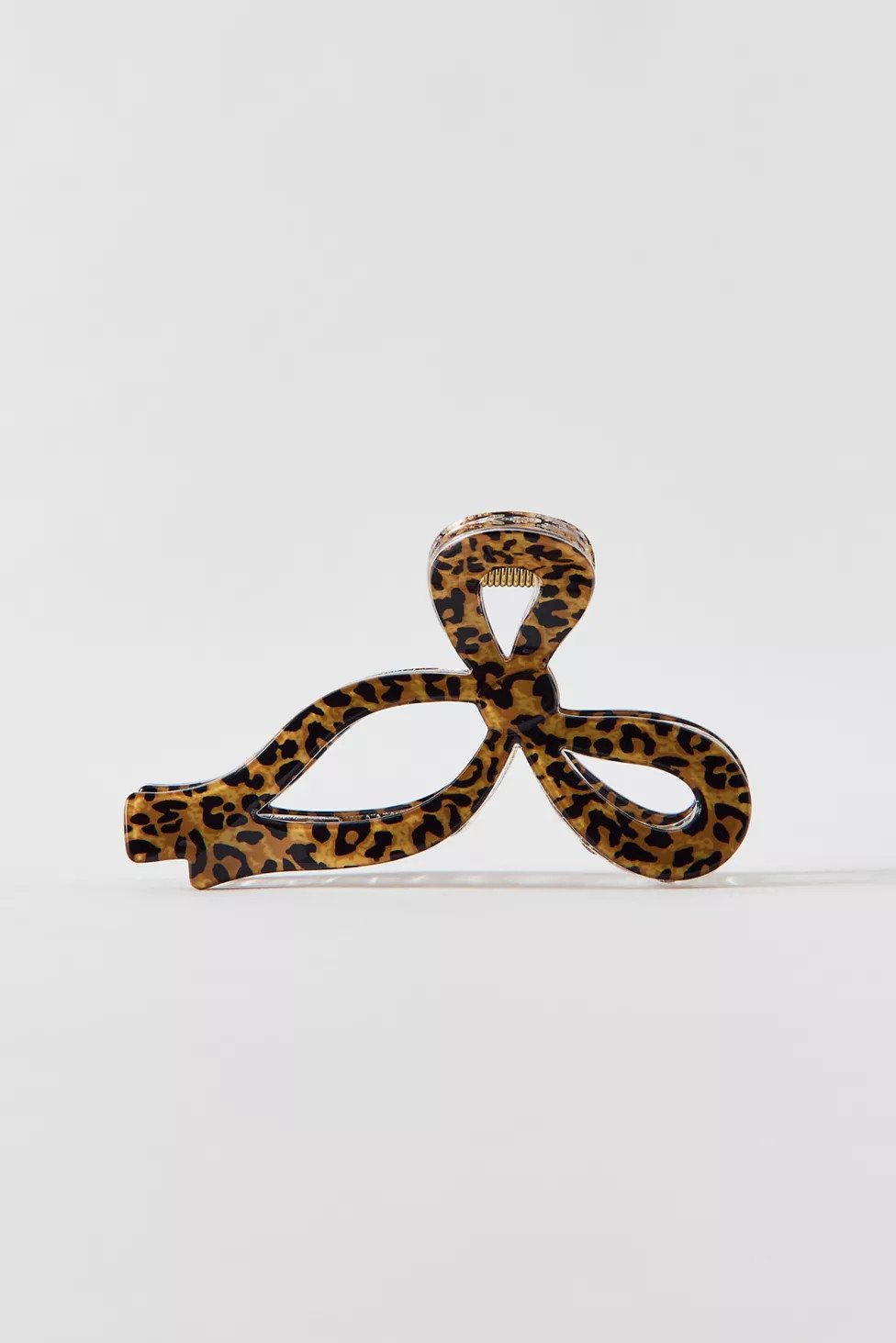 Resin Draped Bow Claw Clip | Urban Outfitters (US and RoW)