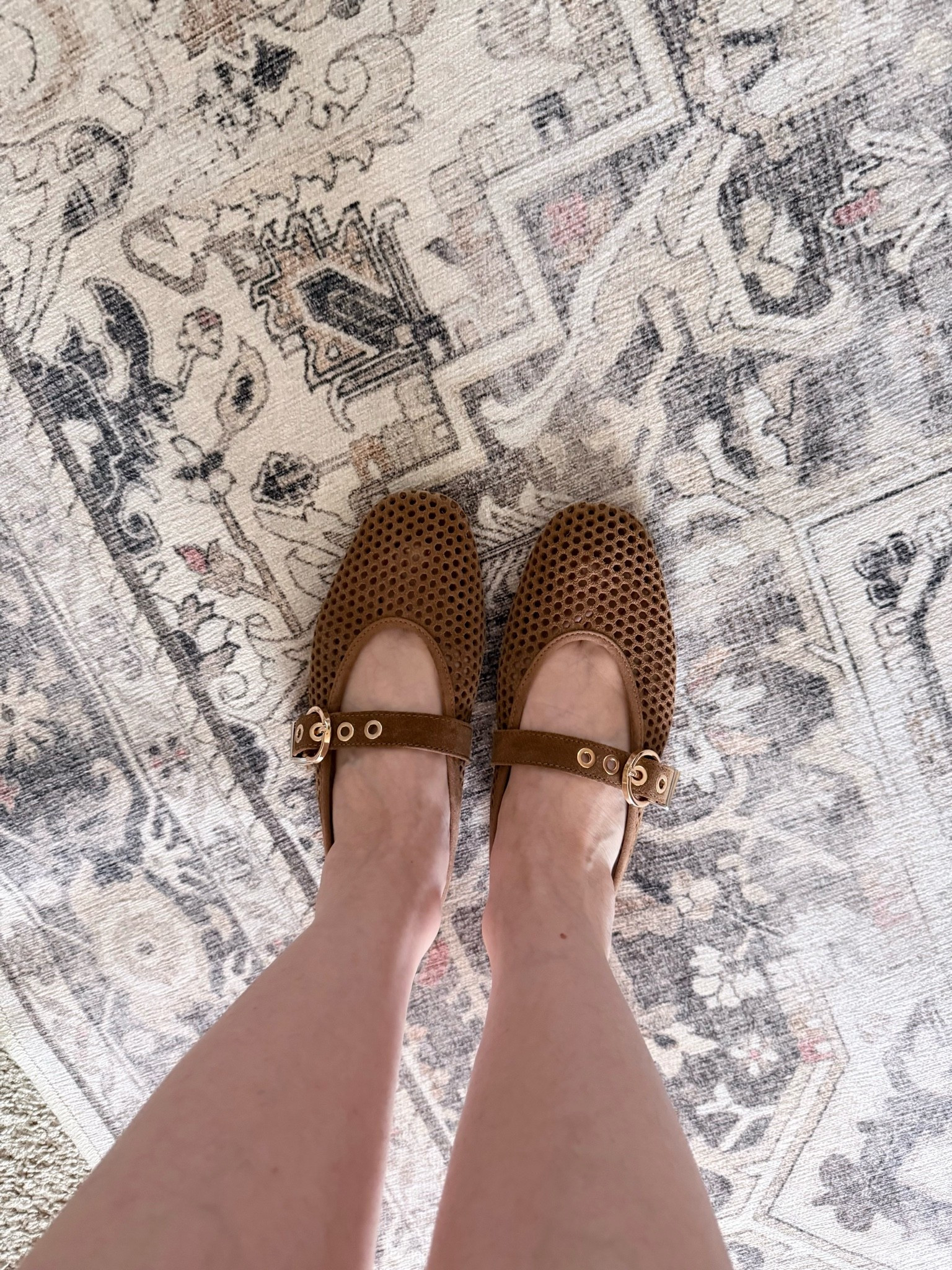 Cute and comfy flats from the Nordstrom Anniversary Sale. Perfect for fall. These are selling out quickly. They are medium width so I sized up half of a size. 



Nordstrom anniversary sale shoes, Steve Madden flats, fall Mary Jane flats, NSale shoes

#LTKSeasonal #LTKSaleAlert #LTKWorkwear