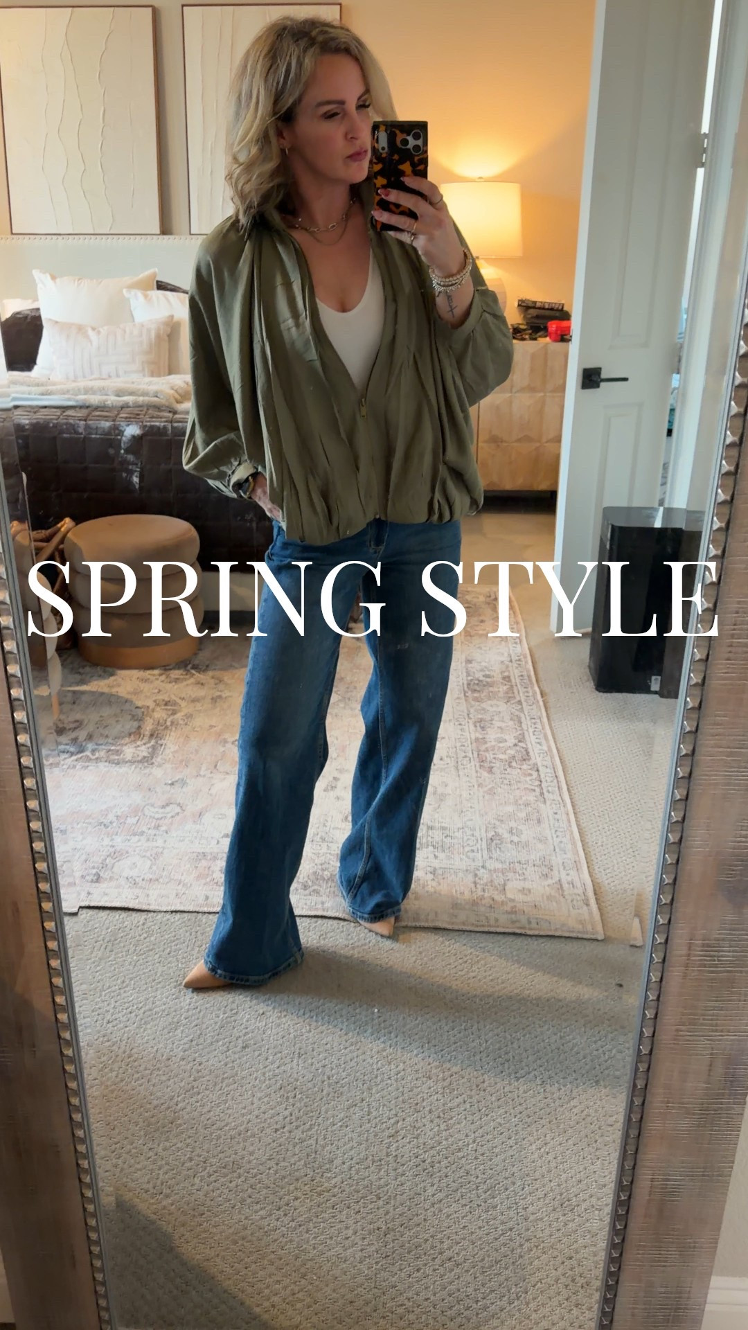 Love this lightweight jacket! It’s perfect to dress up a casual outfit for a slightly more elevated look. 

#LTKootd #LTKOver40