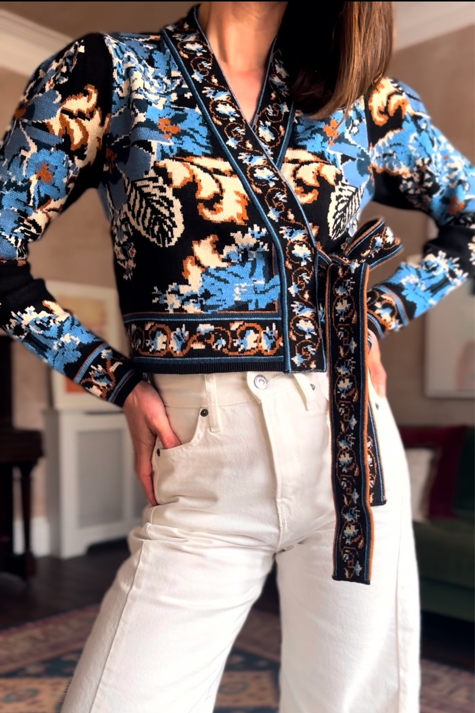 The other option…

Wearing size s in the knit and 6L in the jeans



#LTKwinter #LTKluxury #LTKuk